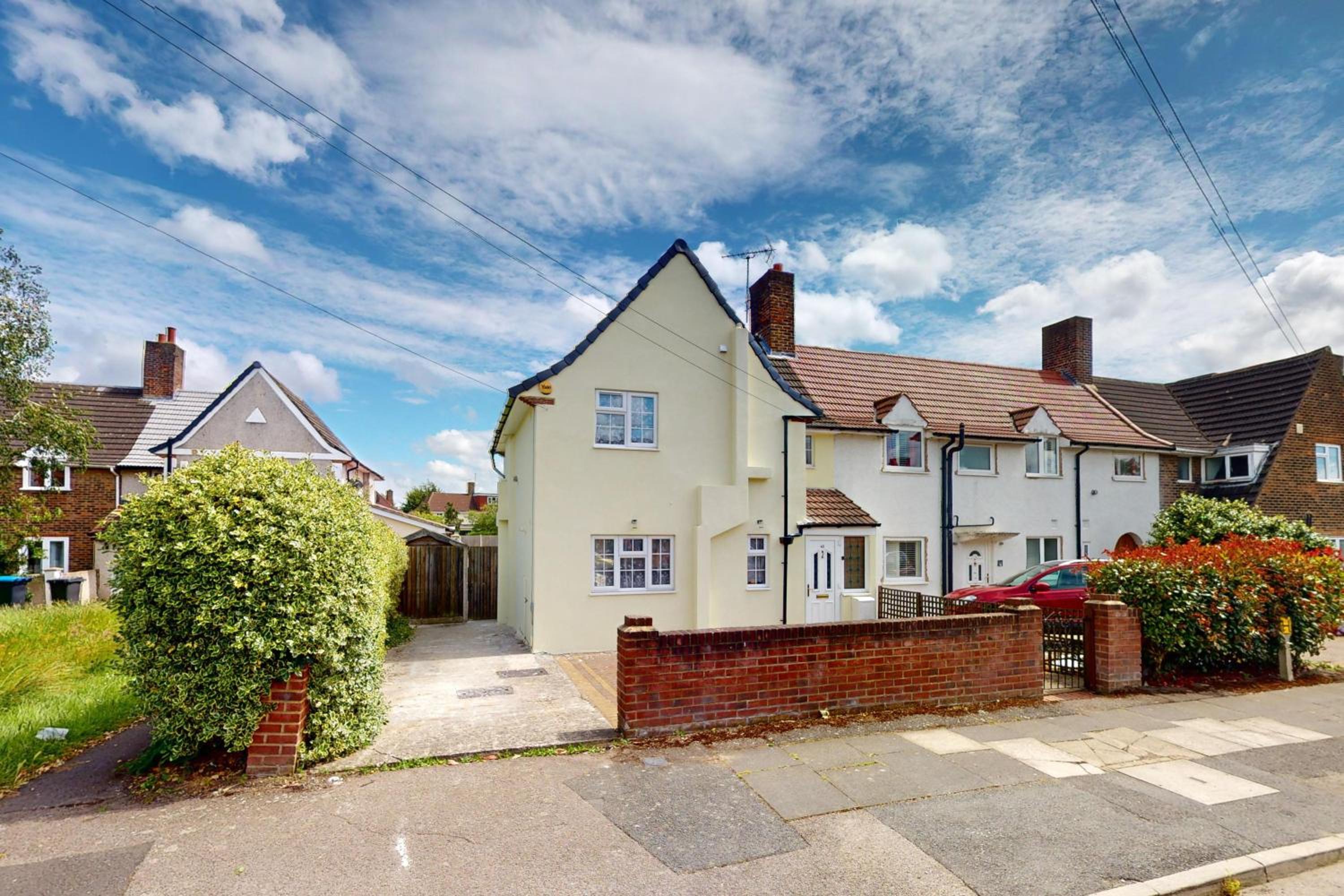 Three-Bedroom House photo 2