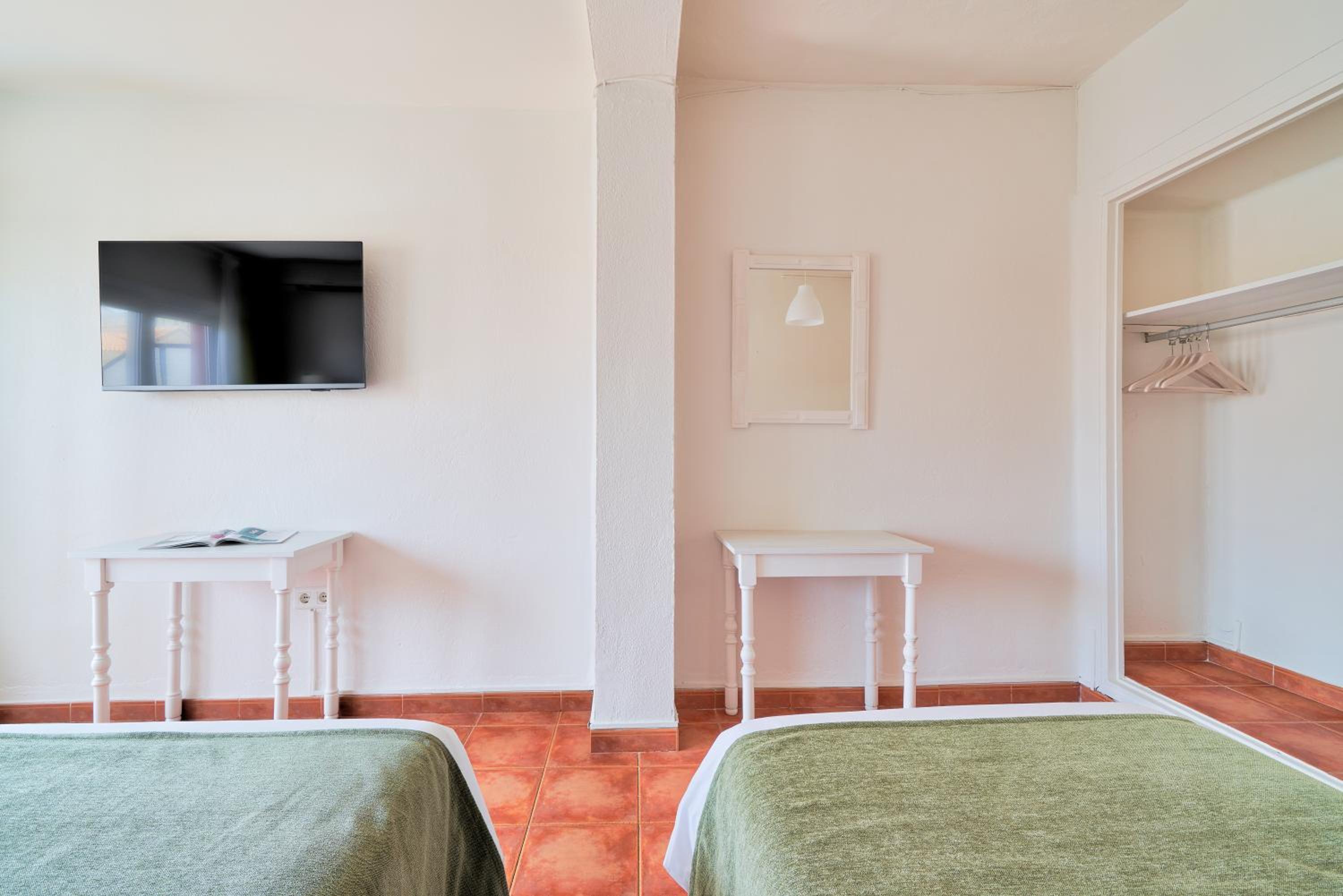 Triple Room with Terrace - Photo 3