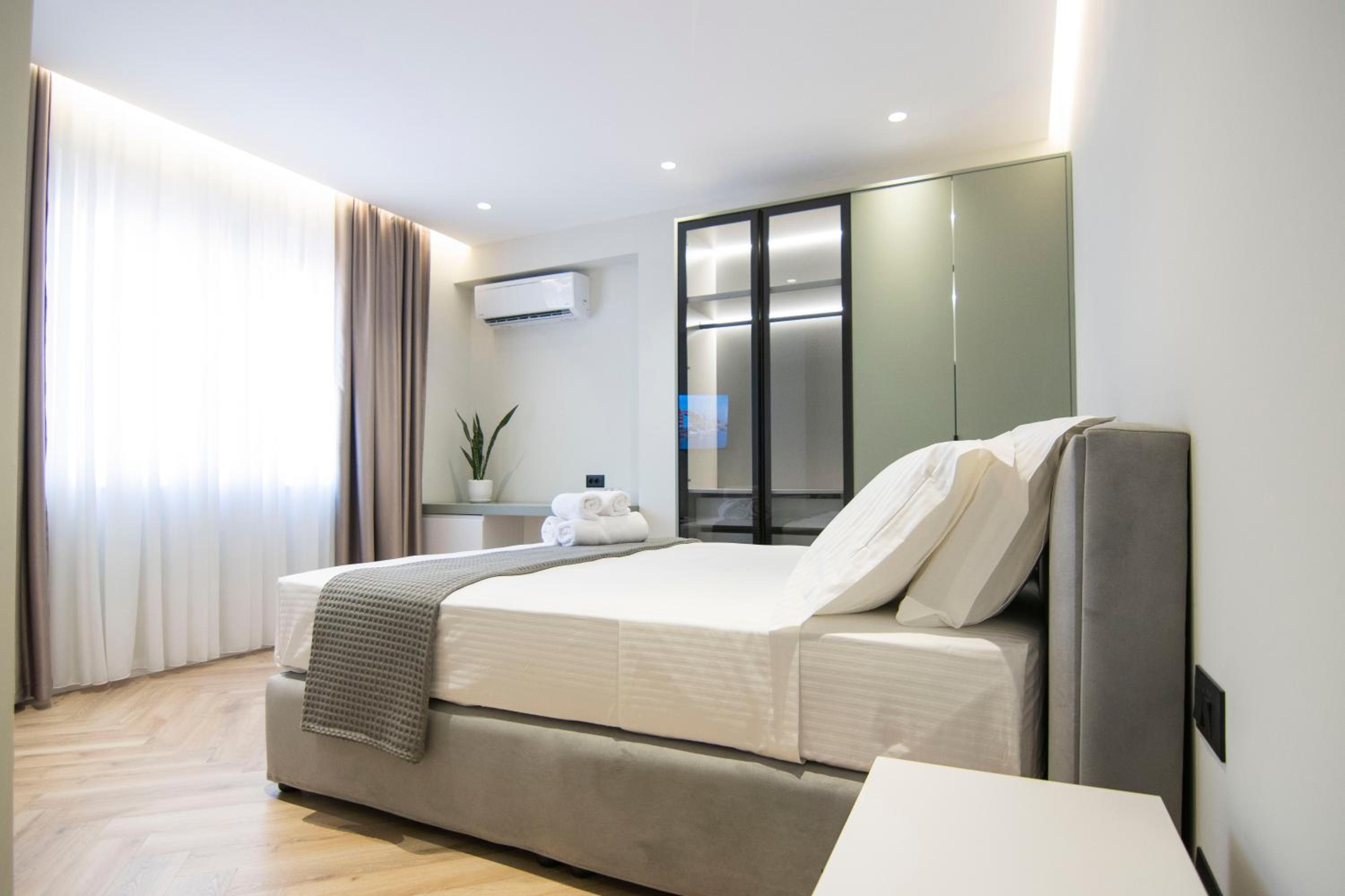 Deluxe Double Room with Extra Bed photo 1