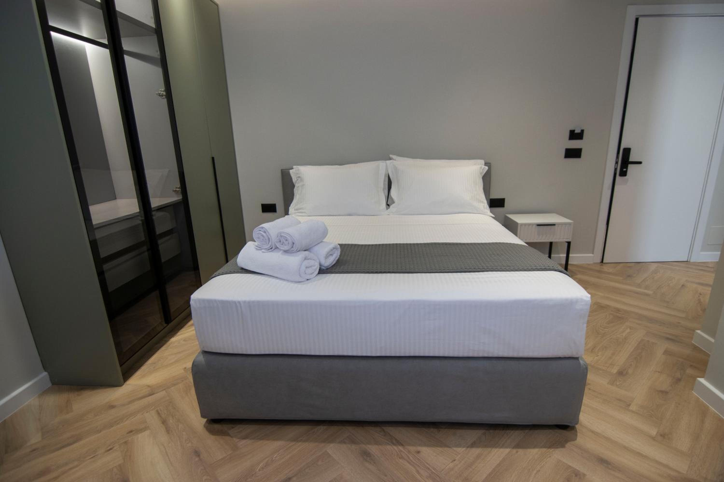 Deluxe Double Room with Extra Bed photo 2