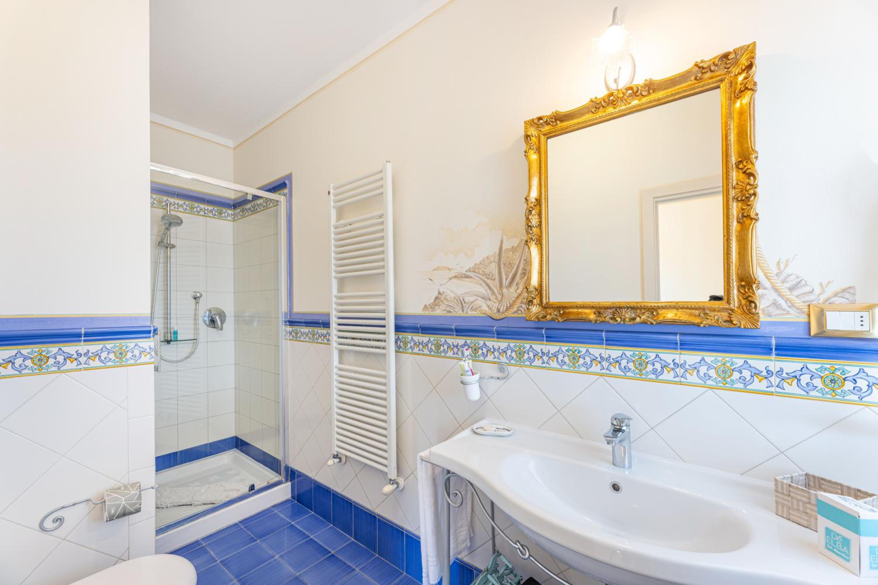 Deluxe Triple Room photo 2