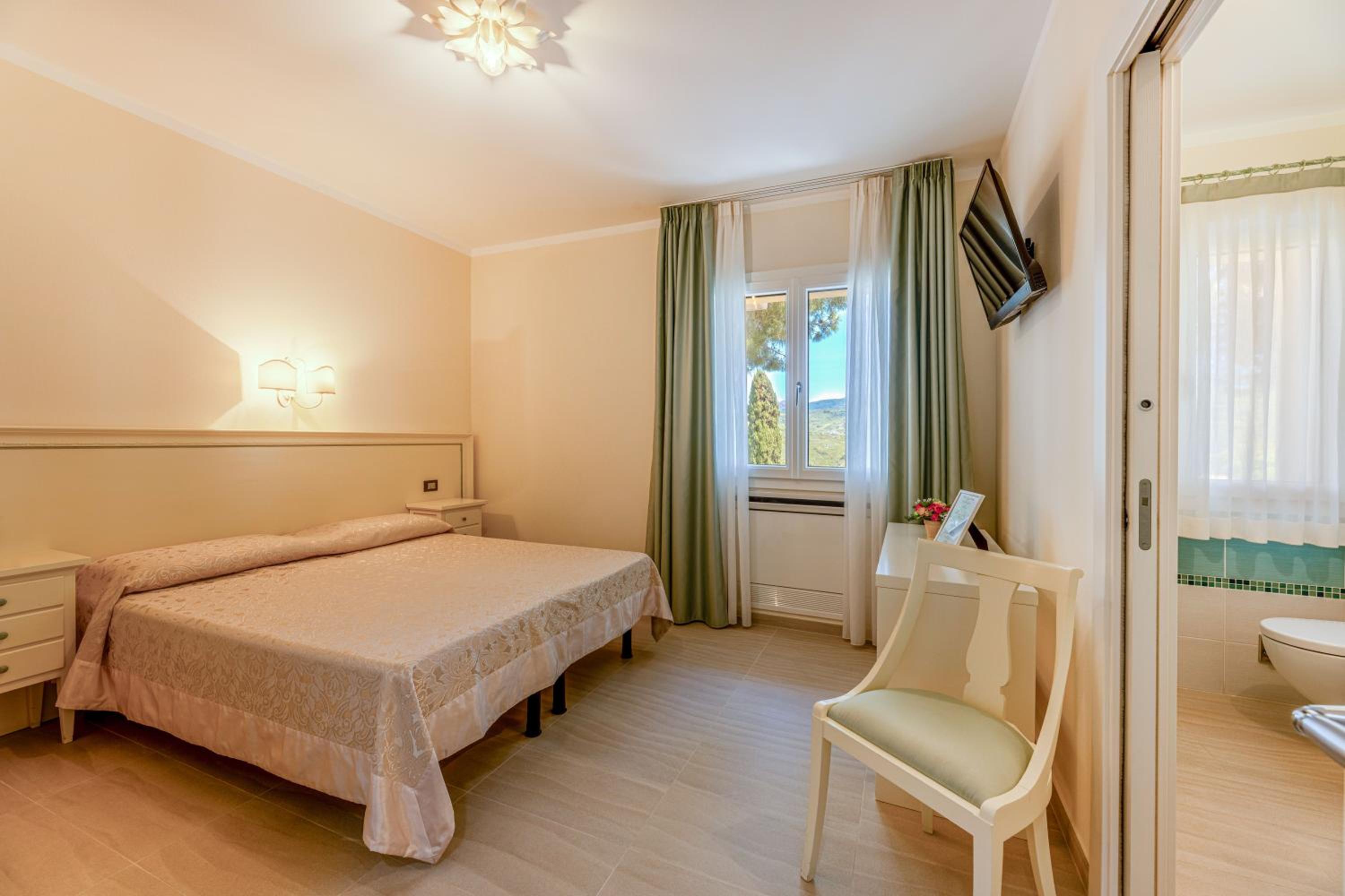 Deluxe Room photo 1