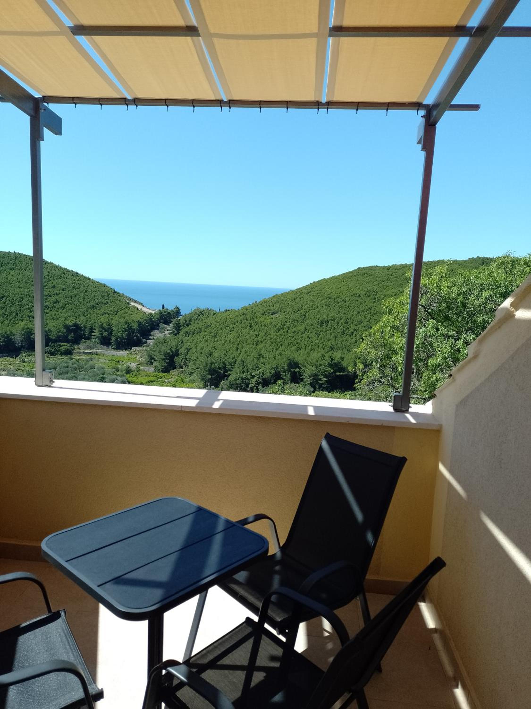 Apartment with Sea View photo 2