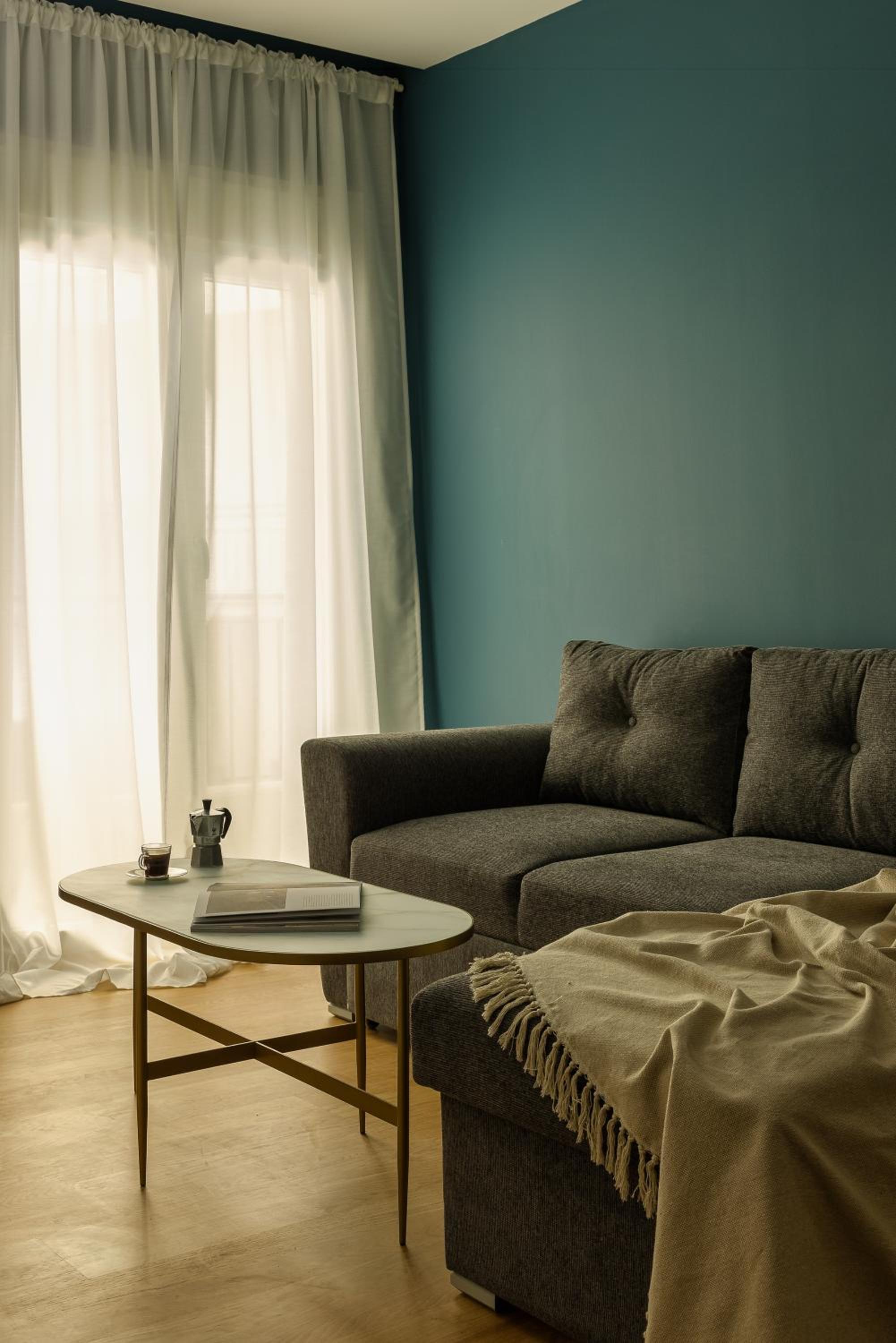 Deluxe One-Bedroom Apartment photo 3