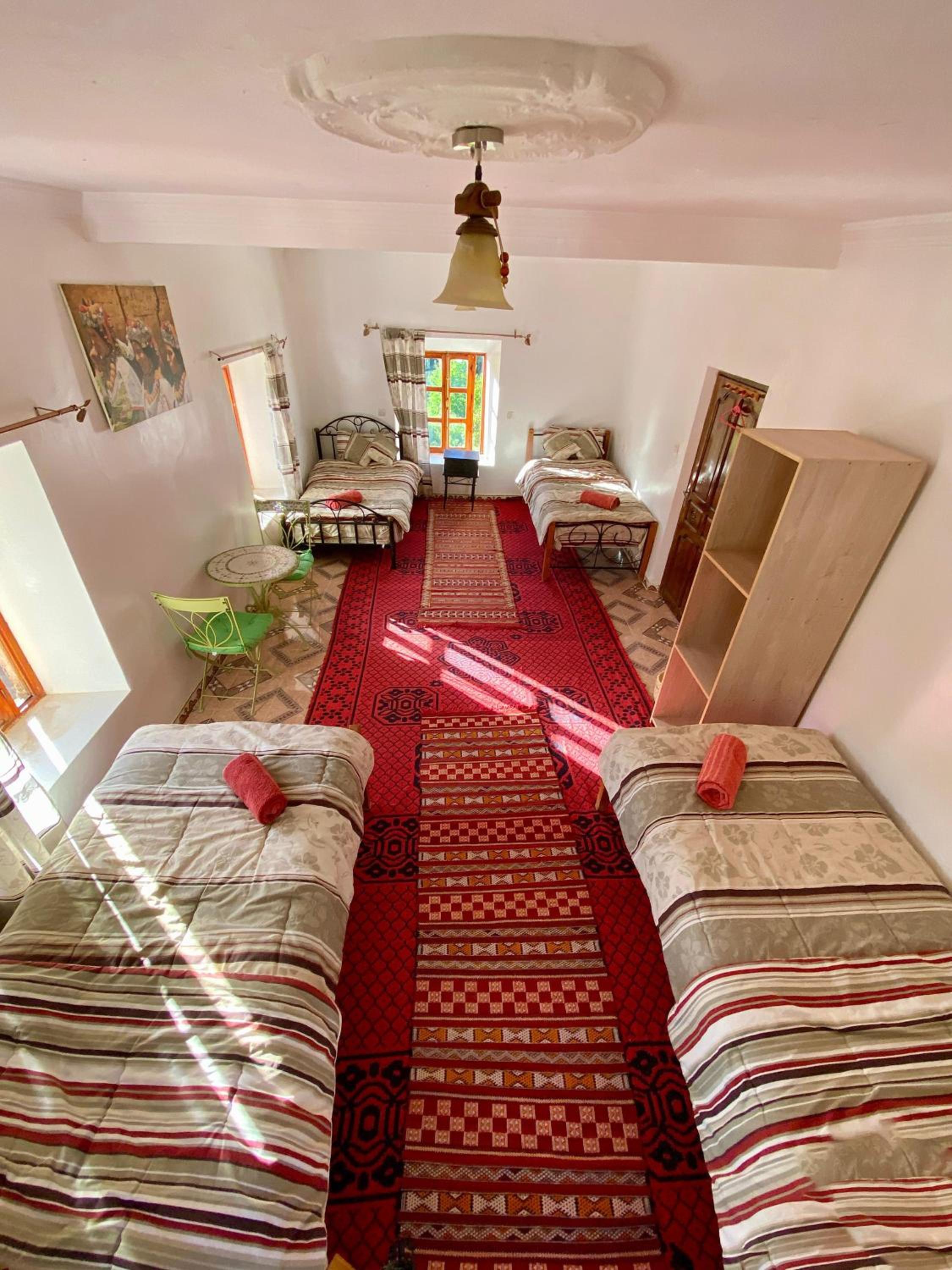 Quadruple Room with Shared Bathroom photo 2