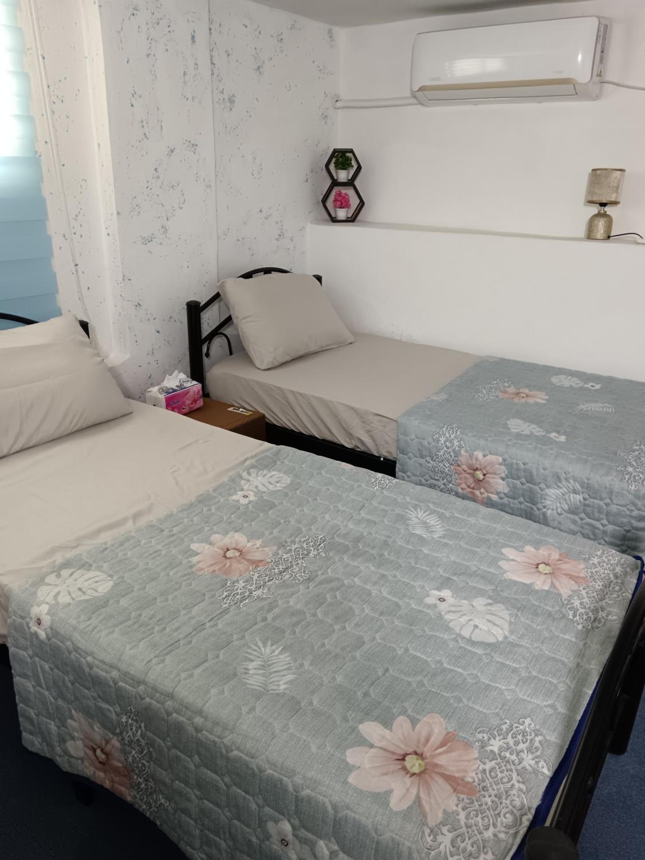One-Bedroom House photo 1