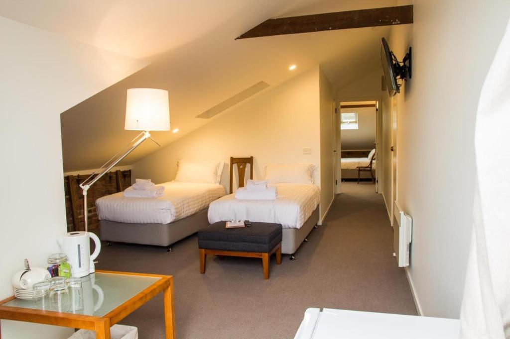 Standard Two-Bedroom photo 3