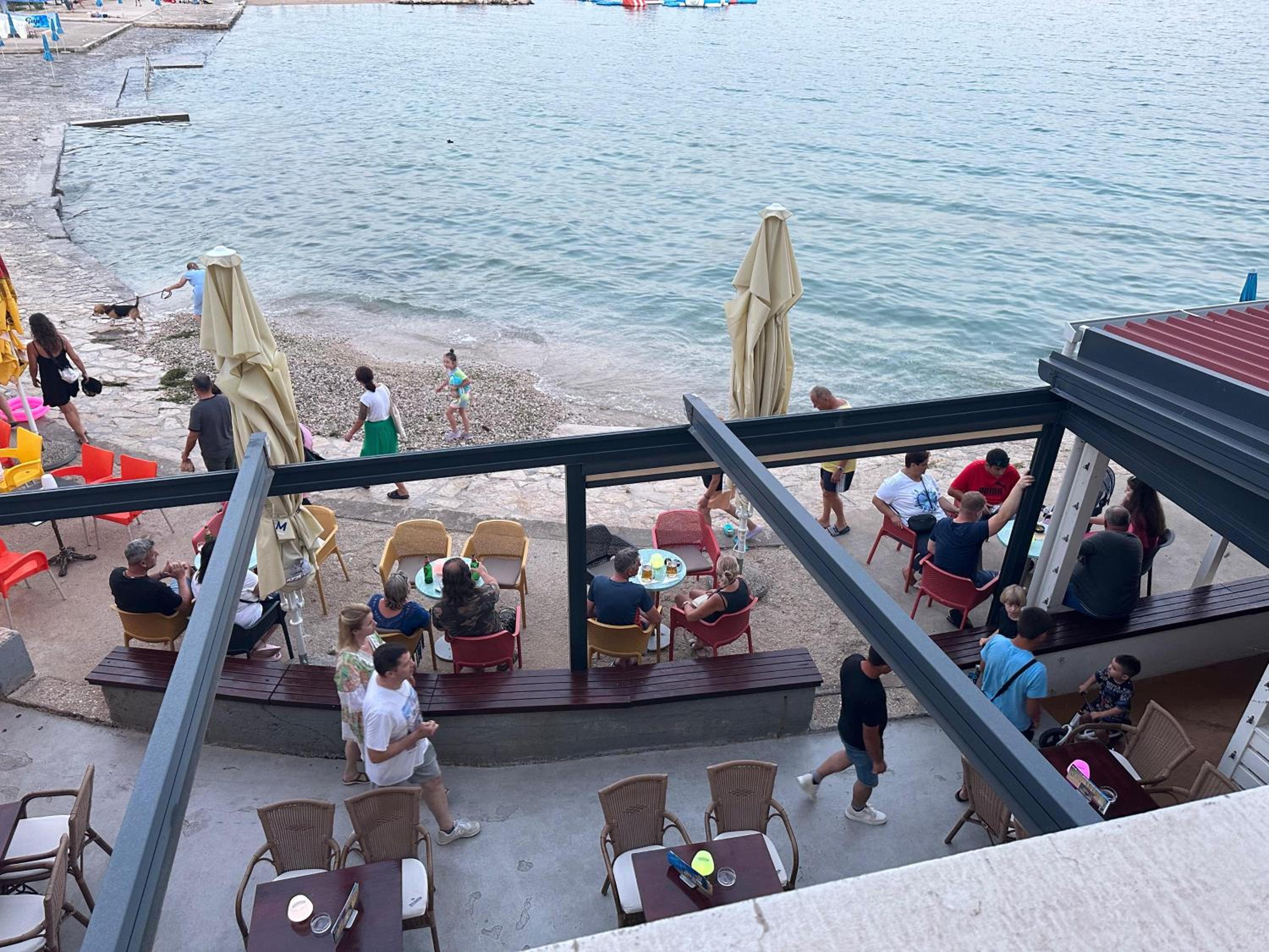 Apartment with Sea View first floor photo 2