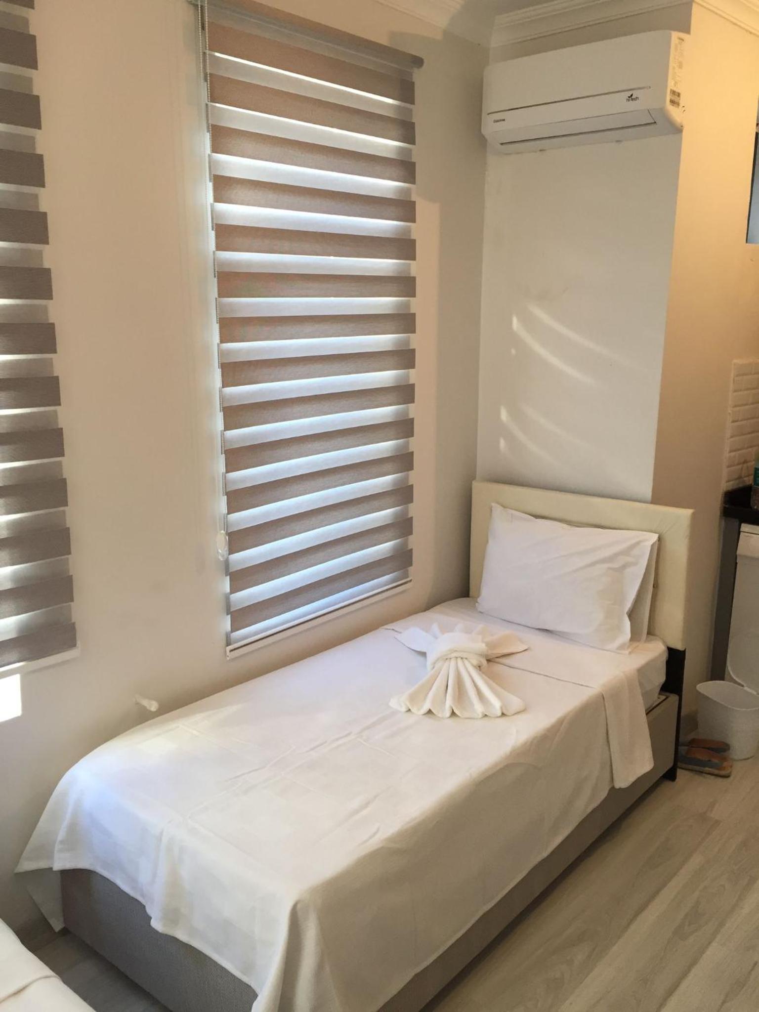 Standard Triple Room photo 2