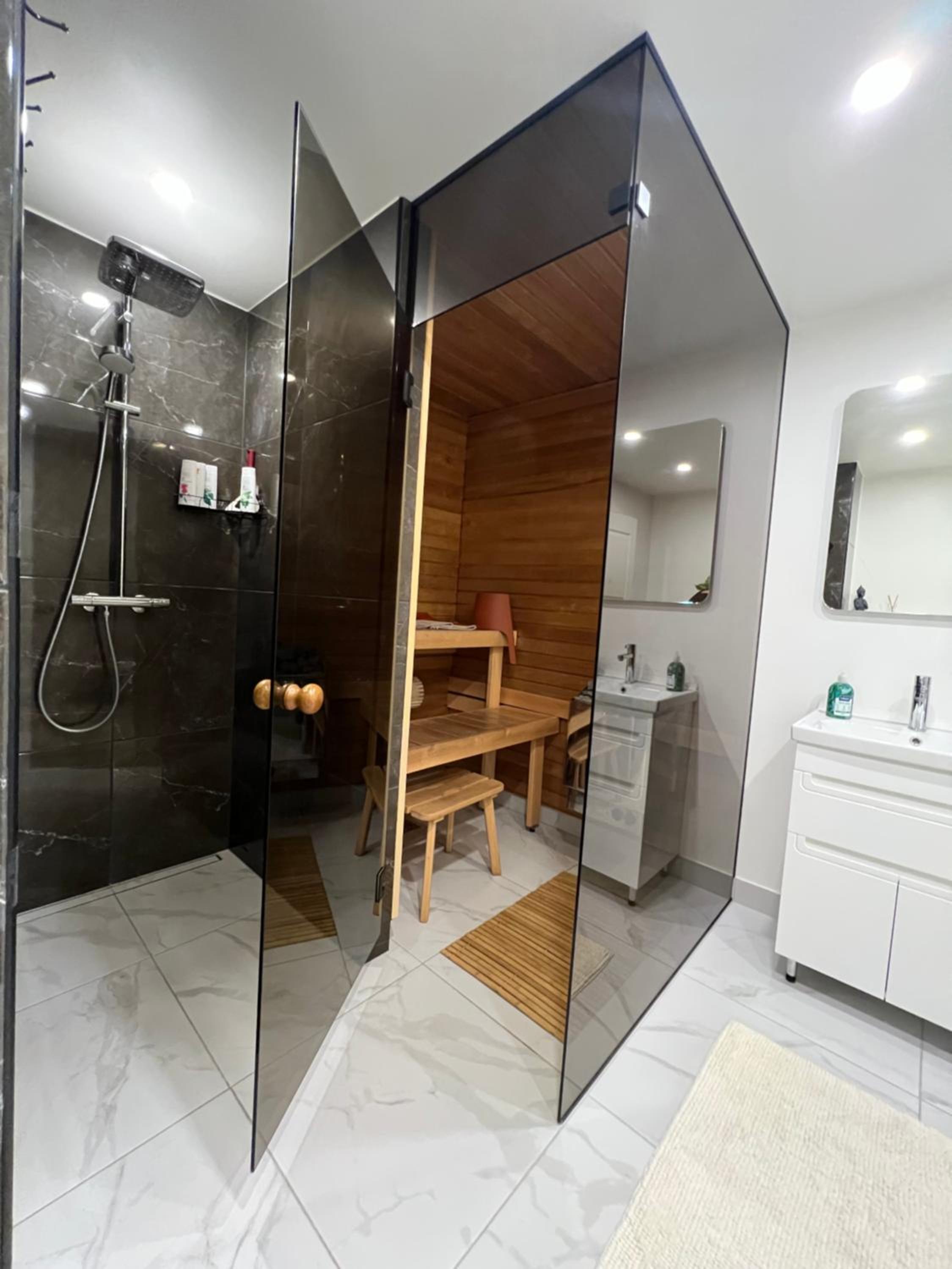 One-Bedroom Apartment - Photo 12