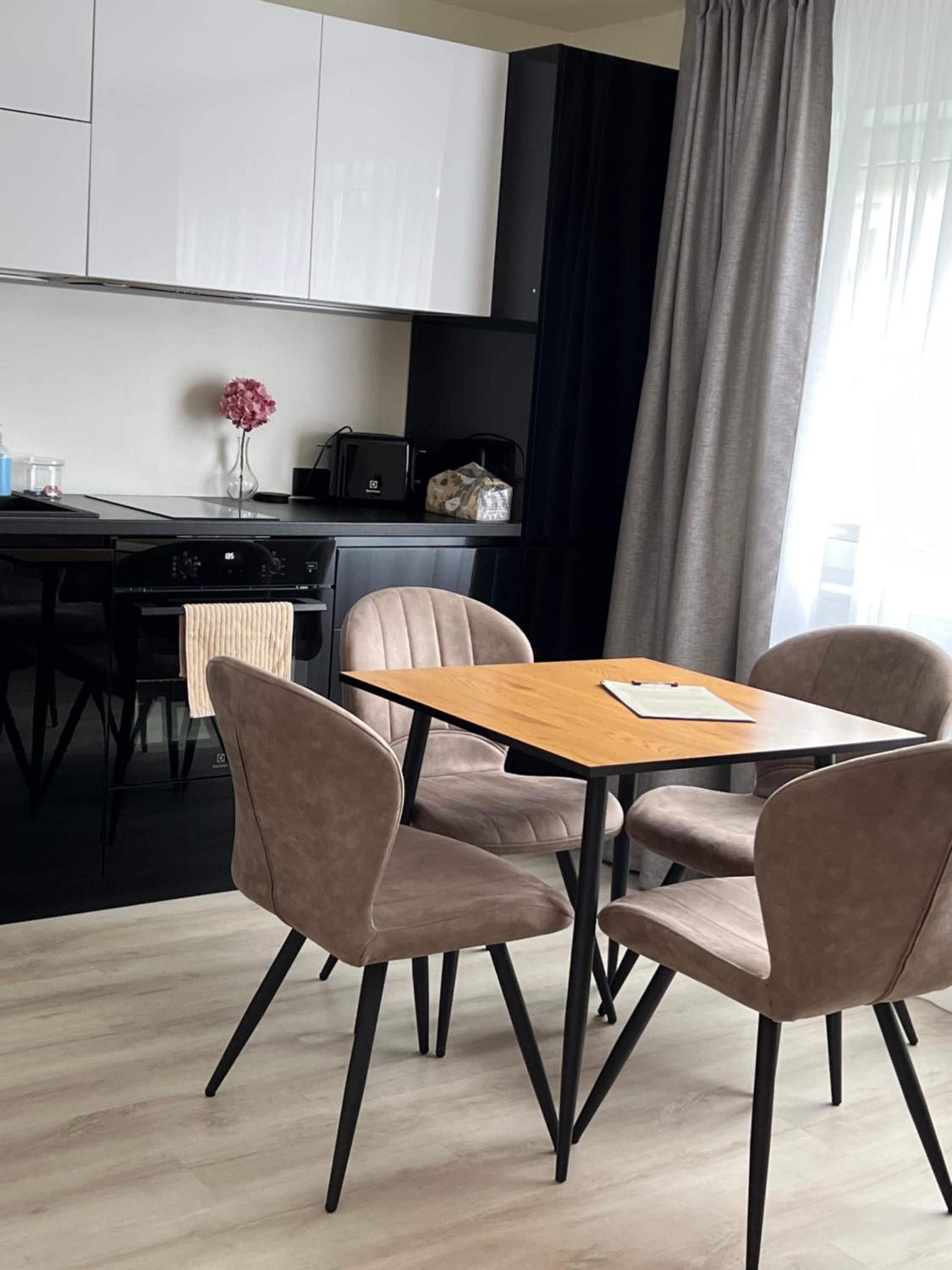 One-Bedroom Apartment - Photo 14