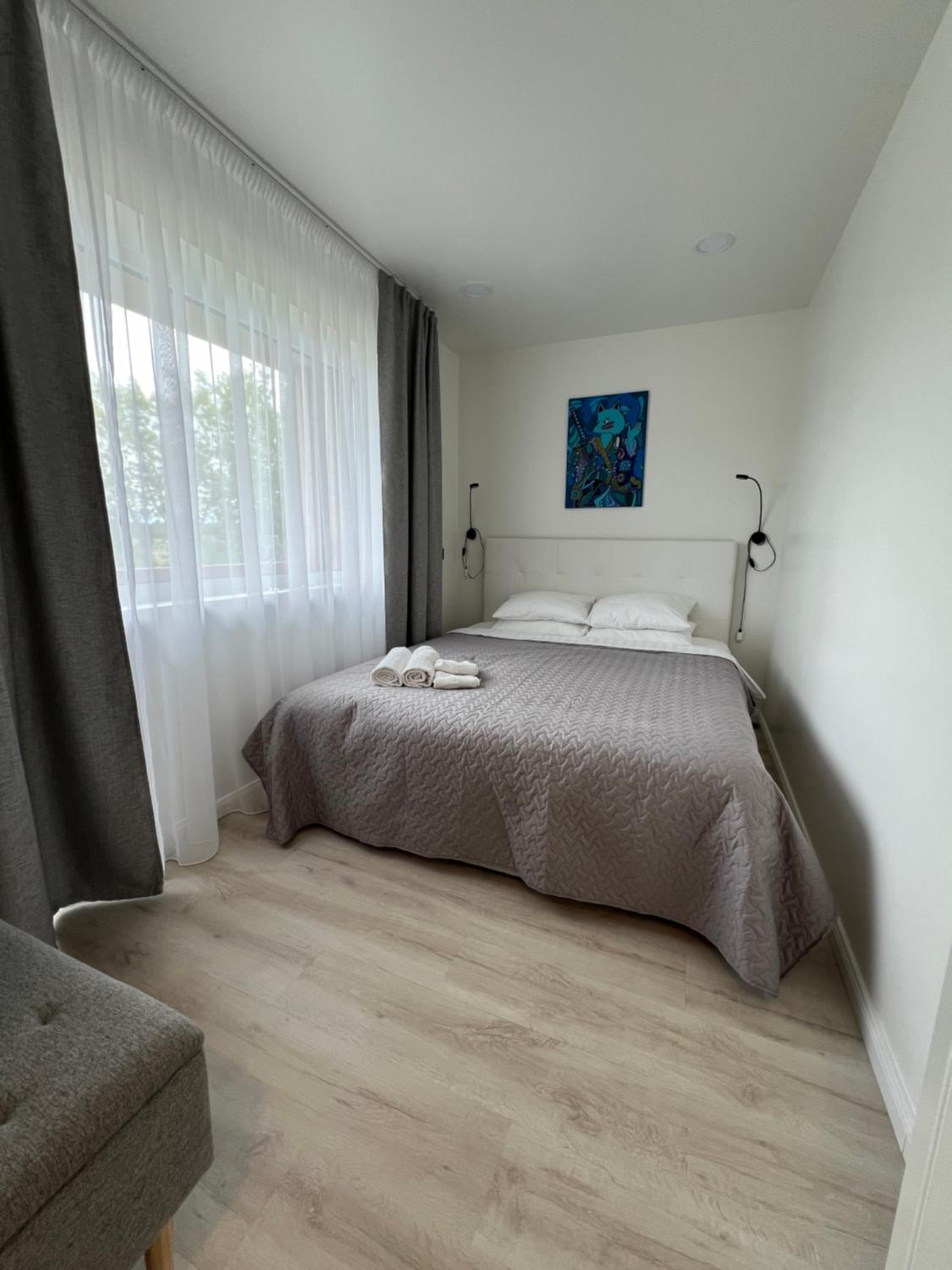 One-Bedroom Apartment - Photo 1
