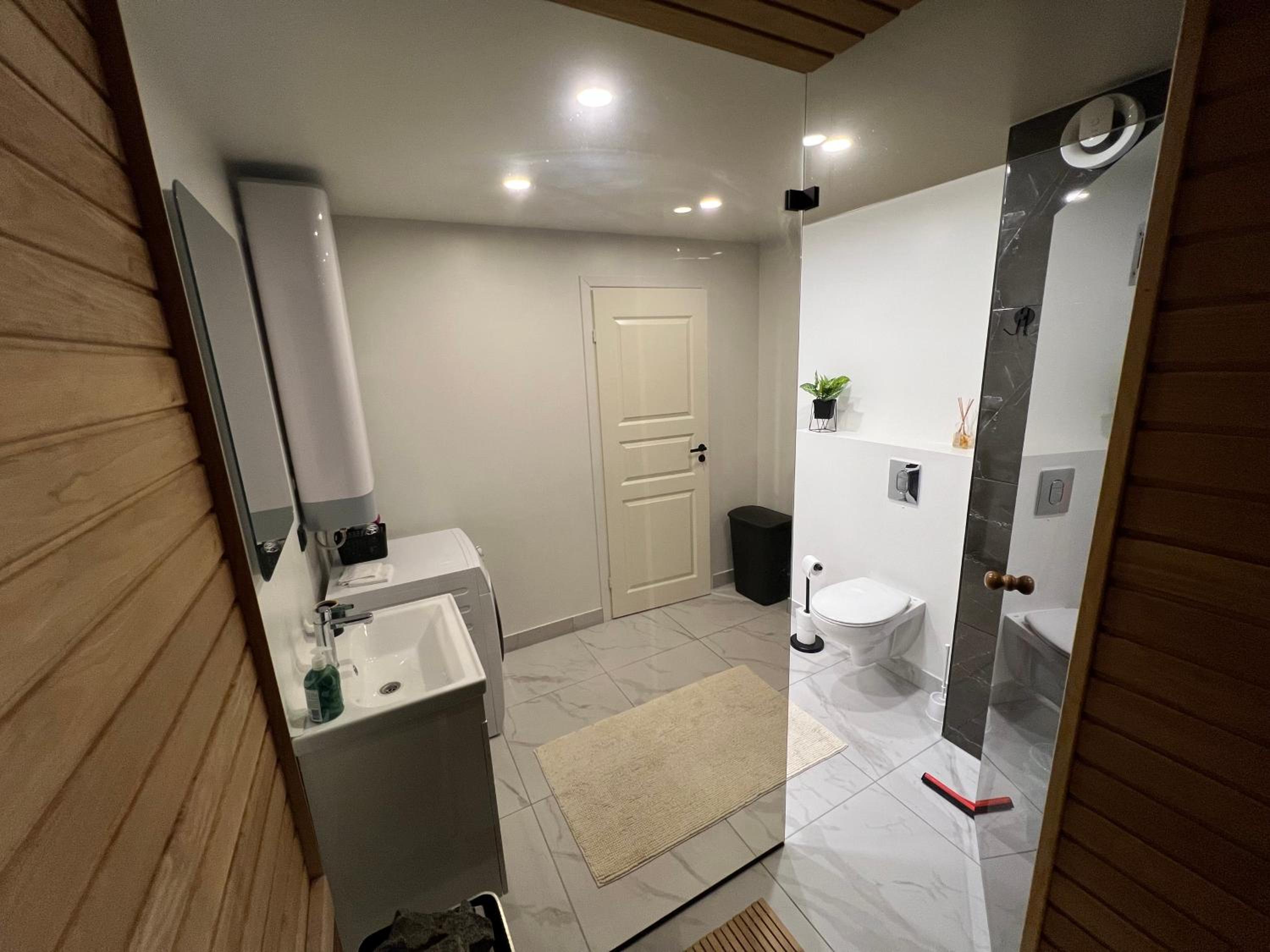 One-Bedroom Apartment - Photo 28
