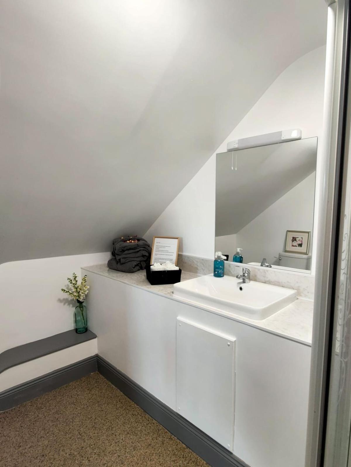One-Bedroom House photo 2