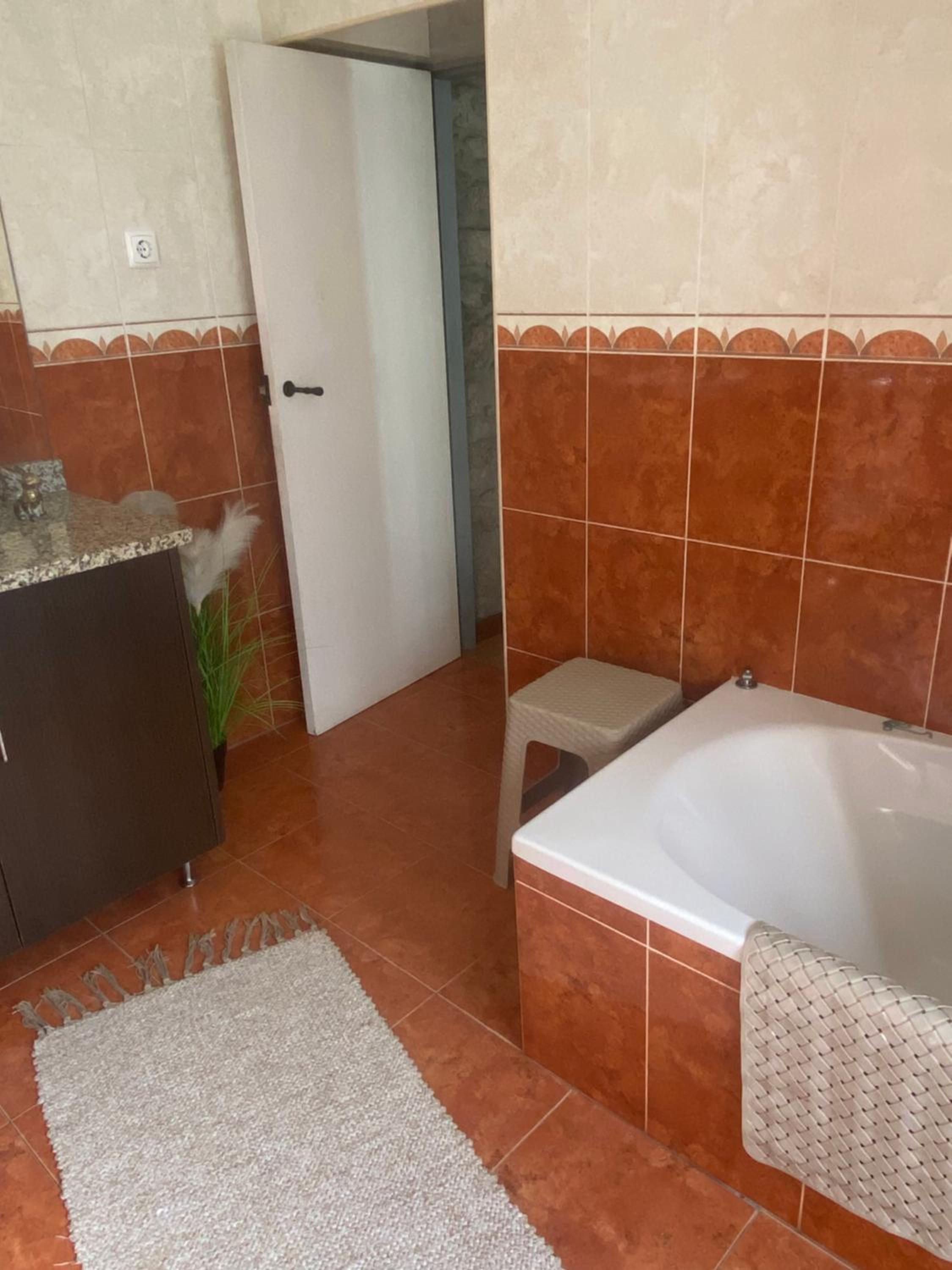 Four-Bedroom House - Photo 14
