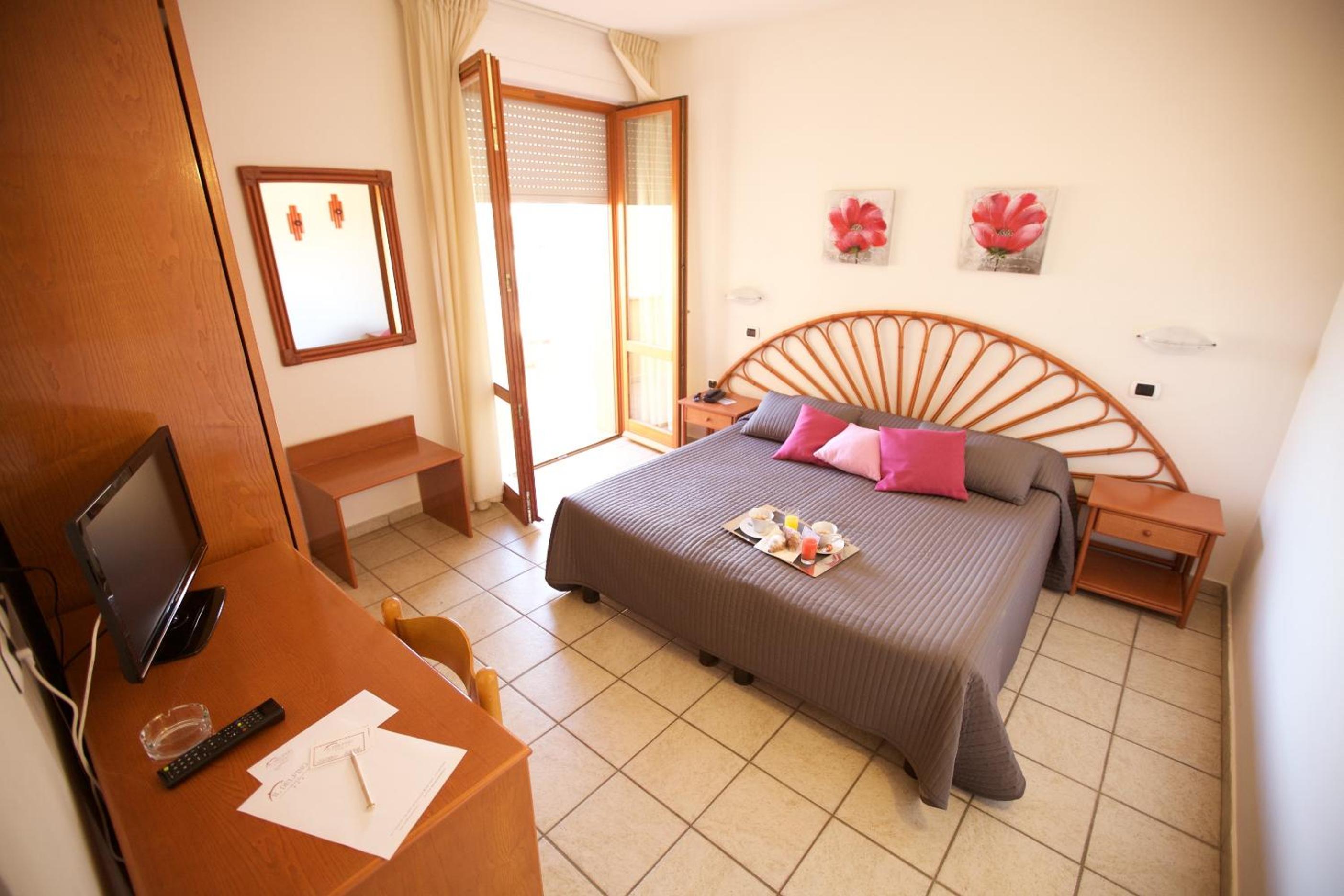 Standard Double Room - Photo 1