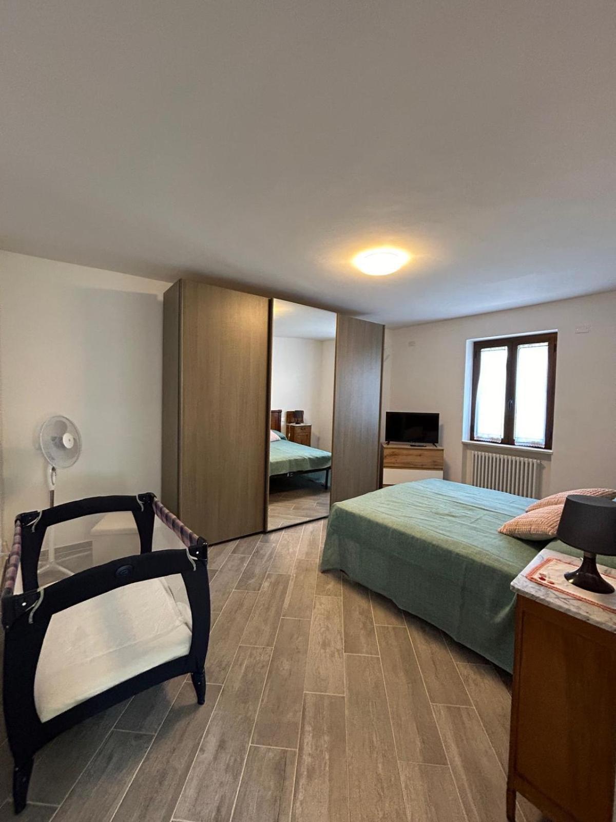 Deluxe Double Room (2 Adults + 1 Child) photo 2