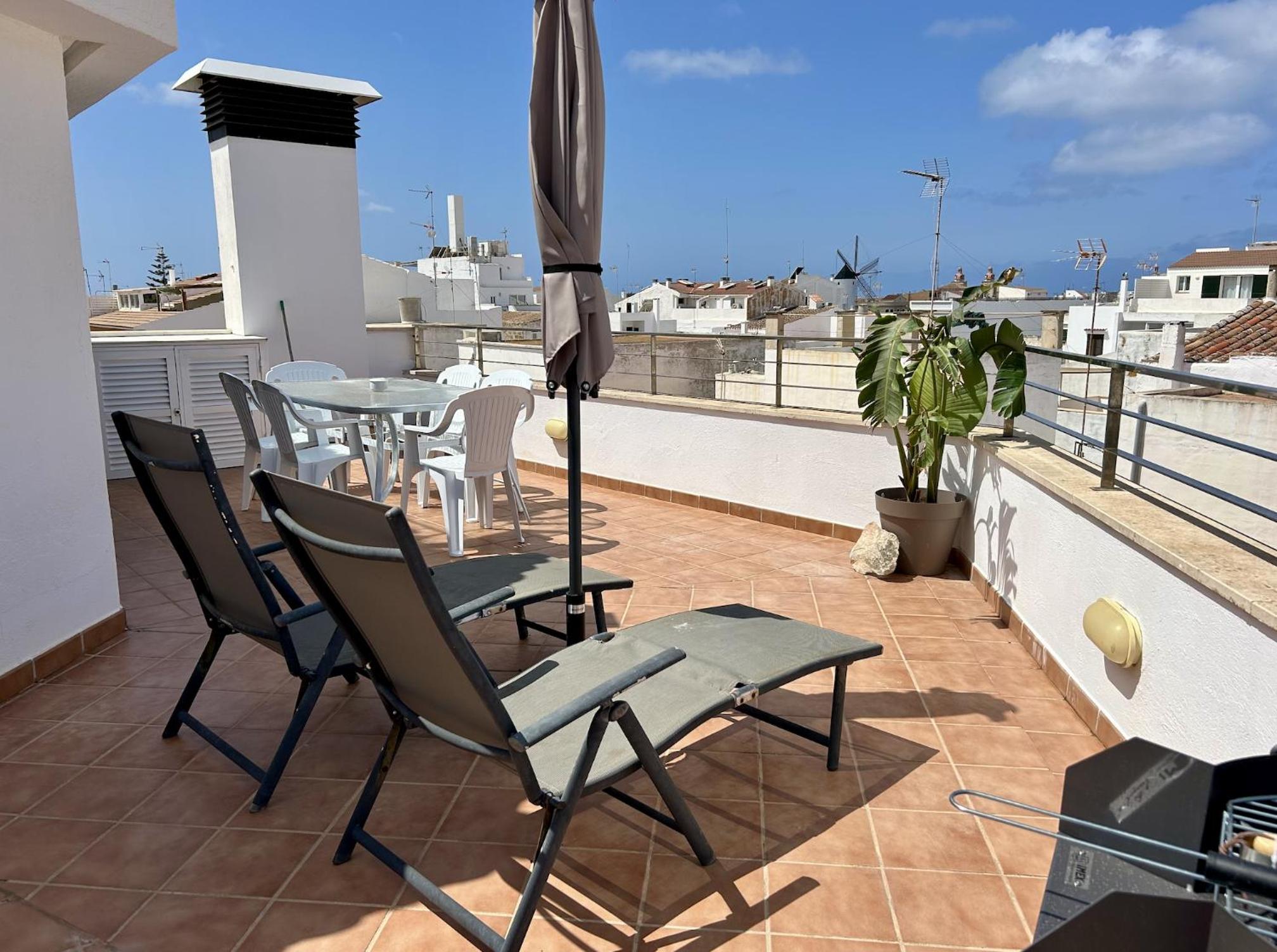 Three-Bedroom House photo 3