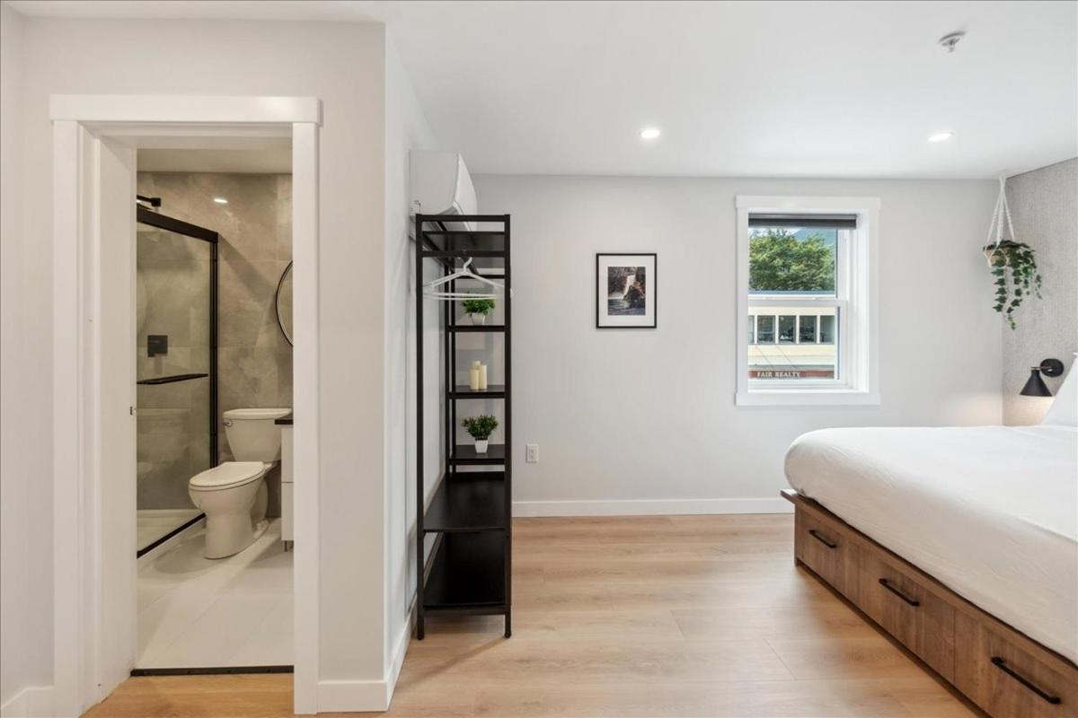 Suite with City View photo 3