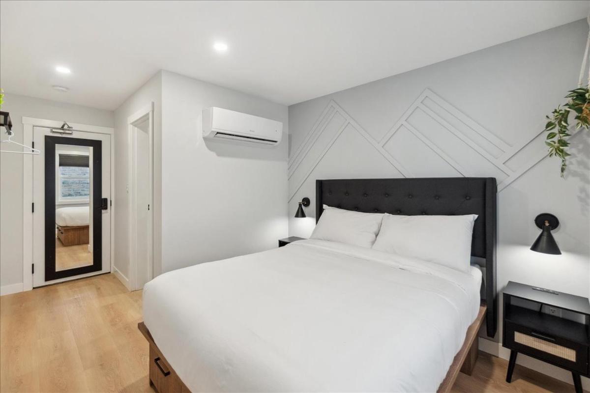 Queen Room photo 2