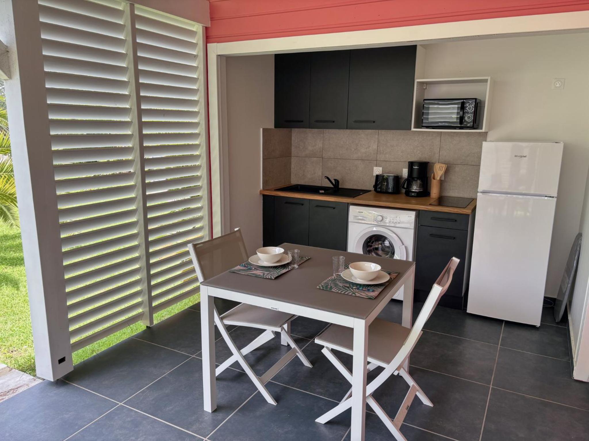 One-Bedroom House photo 1