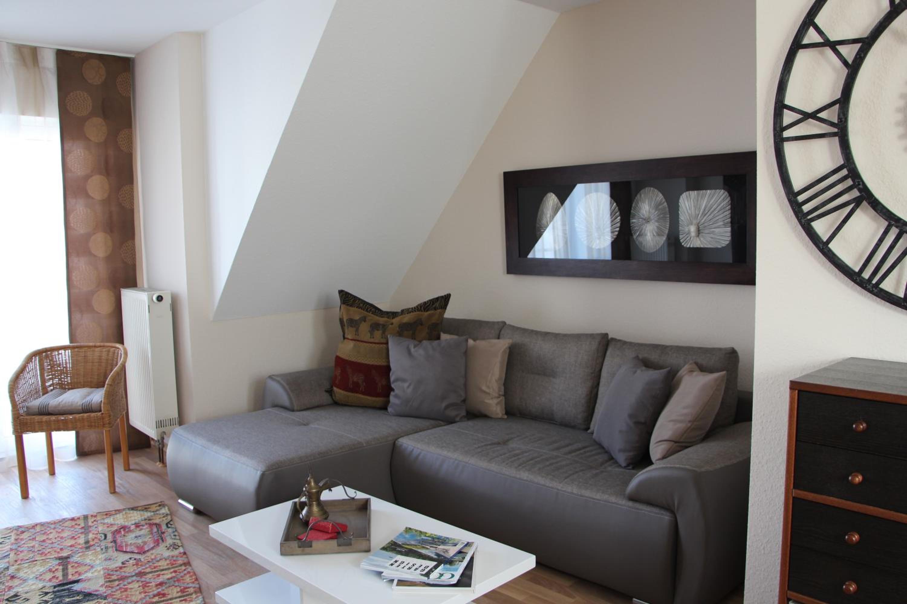 Apartment with Balcony - Annex