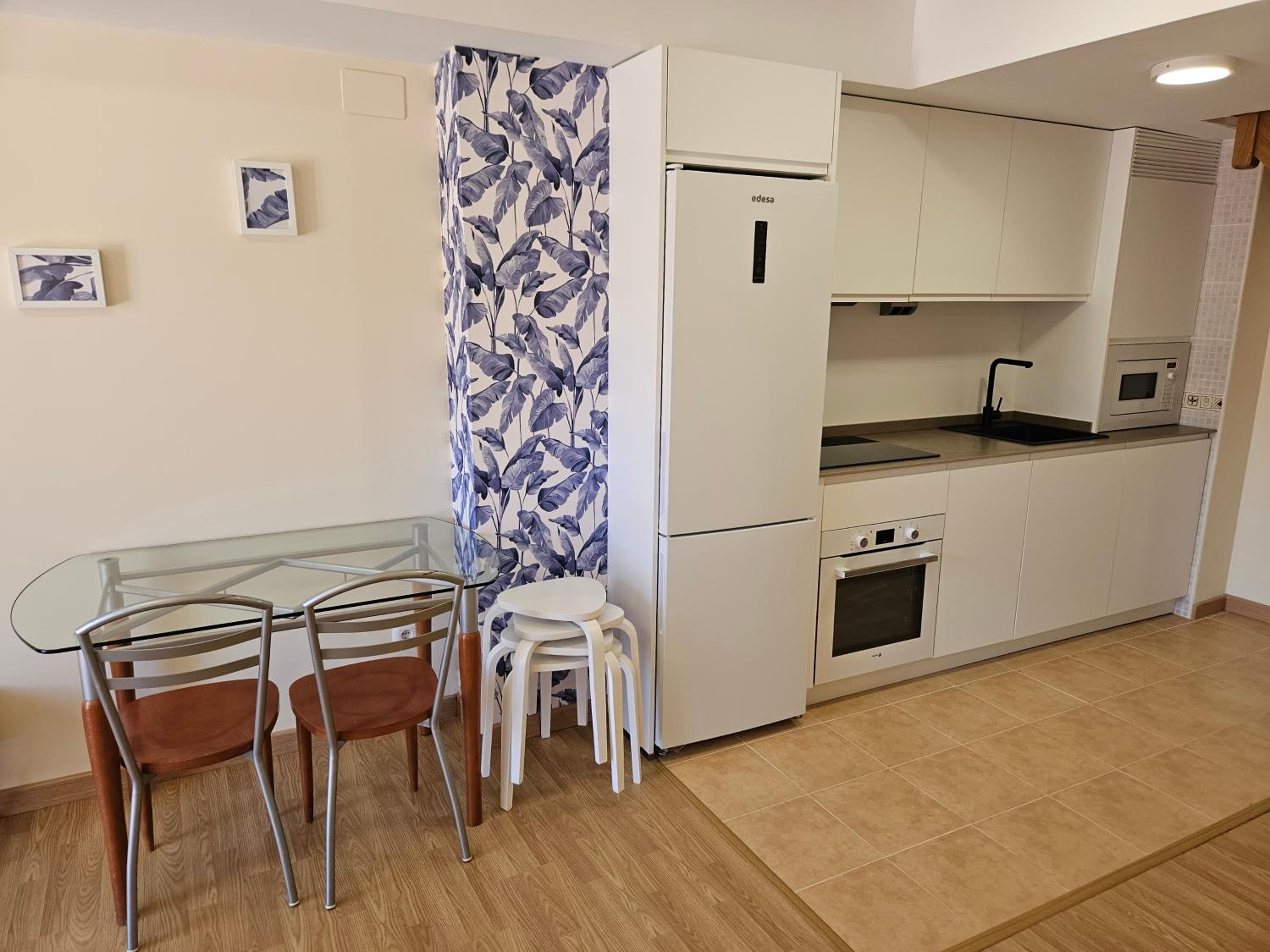 Apartment photo 2