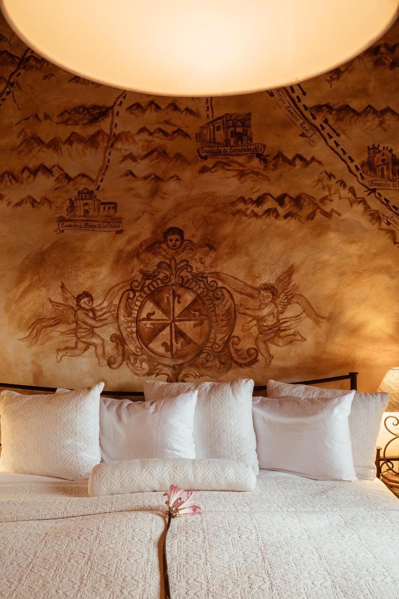 Deluxe King Room - Photo 6