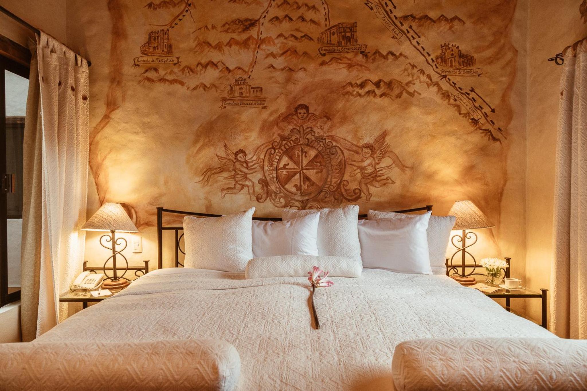 Deluxe King Room - Photo 7