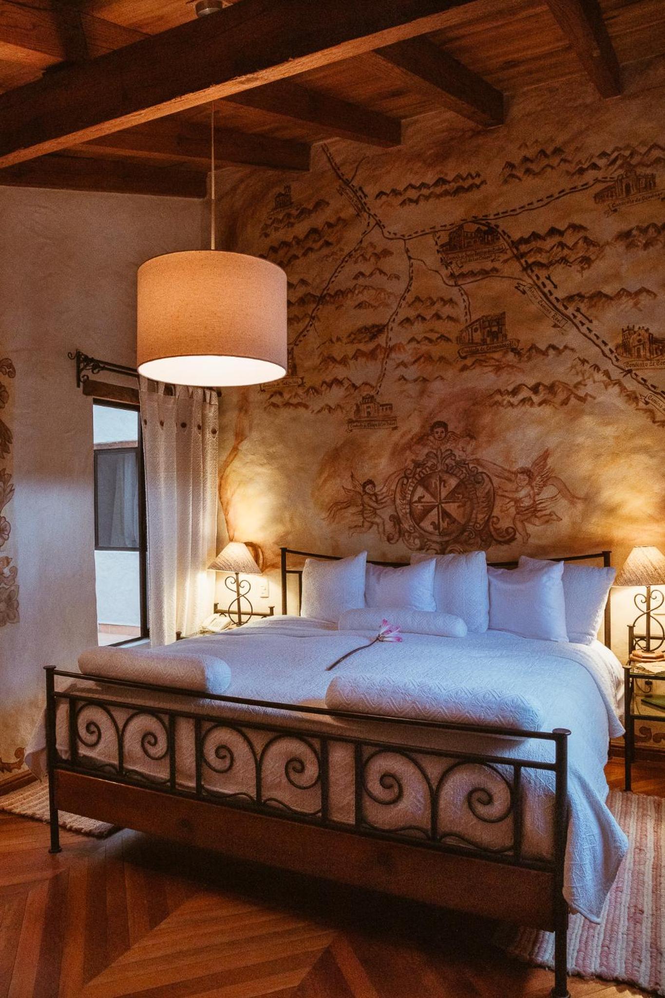 Deluxe King Room - Photo 1