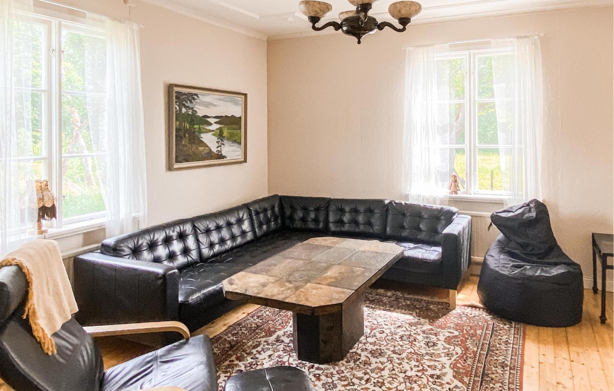 Four-Bedroom Vacation Home photo 1