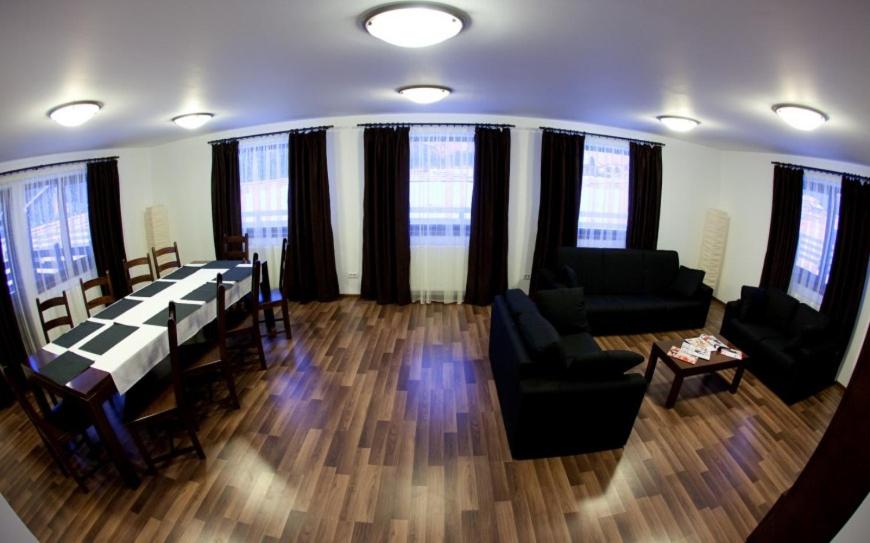 Four-Bedroom House photo 1