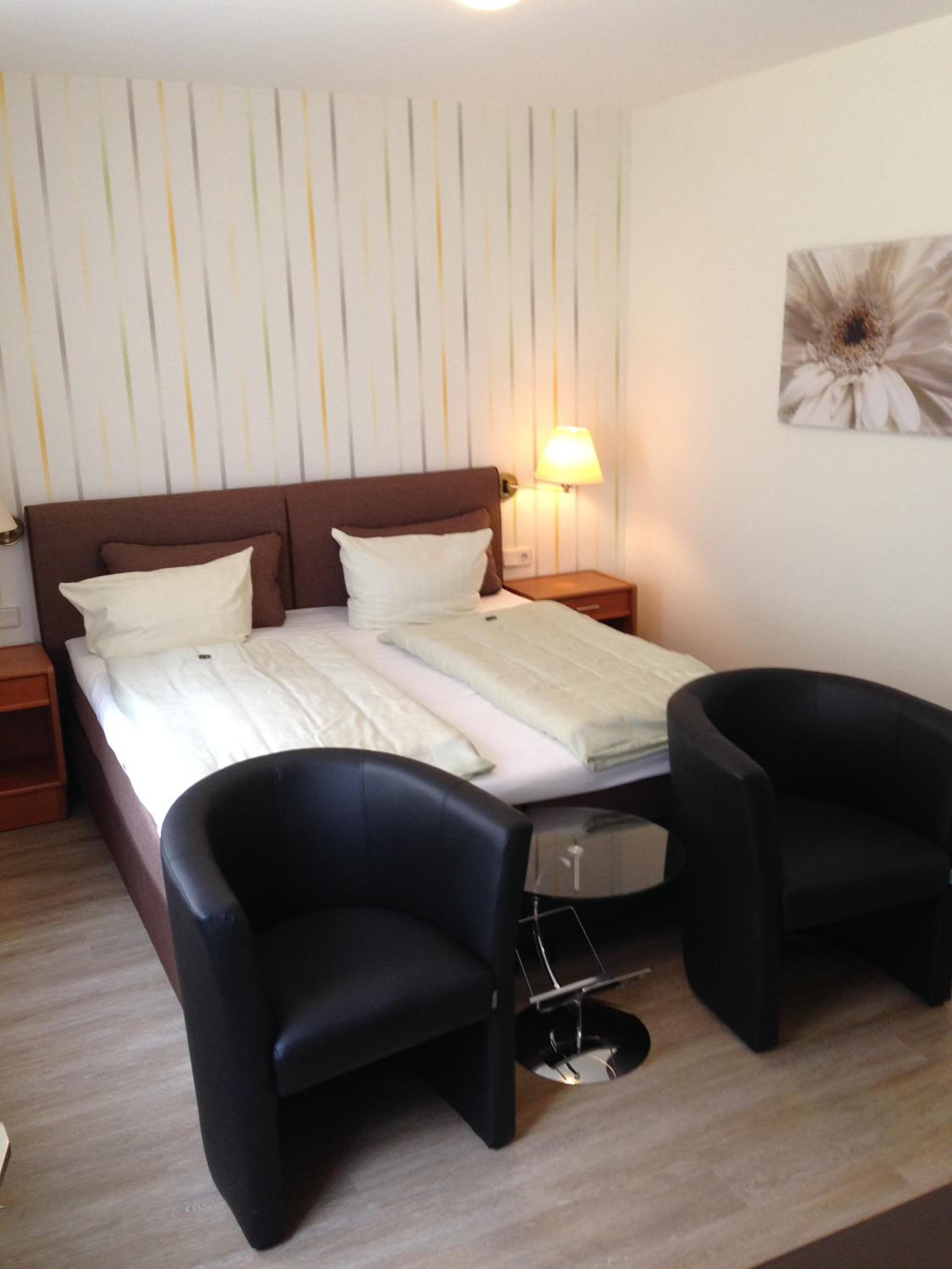 Double Room - Photo 16