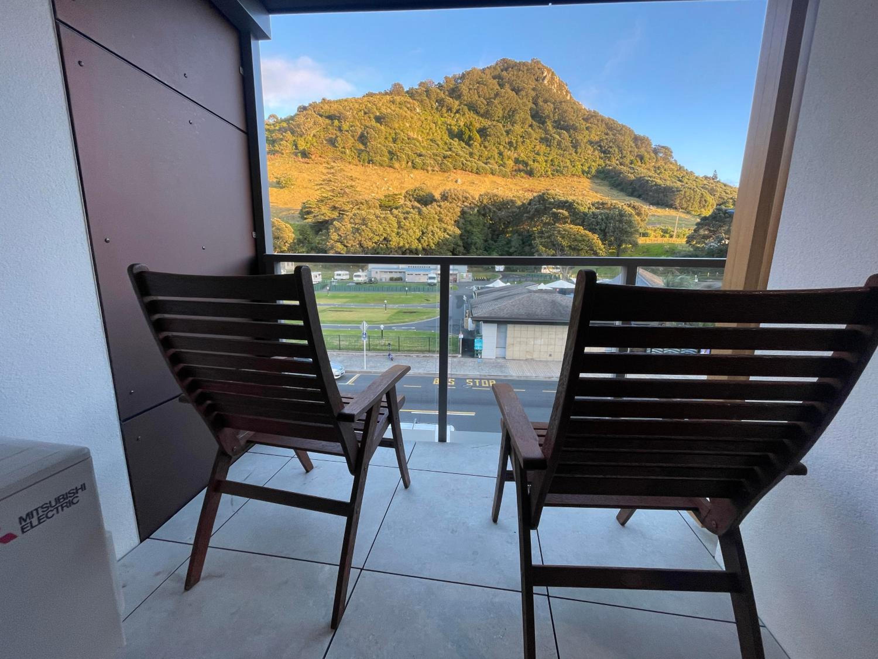 Apartment with Mountain View photo 2