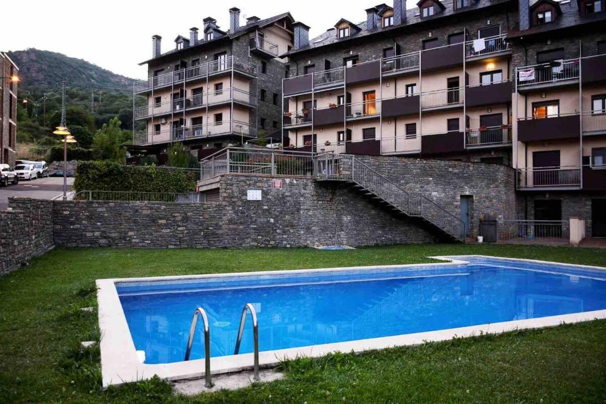Two-Bedroom Apartment with Terrace photo 2