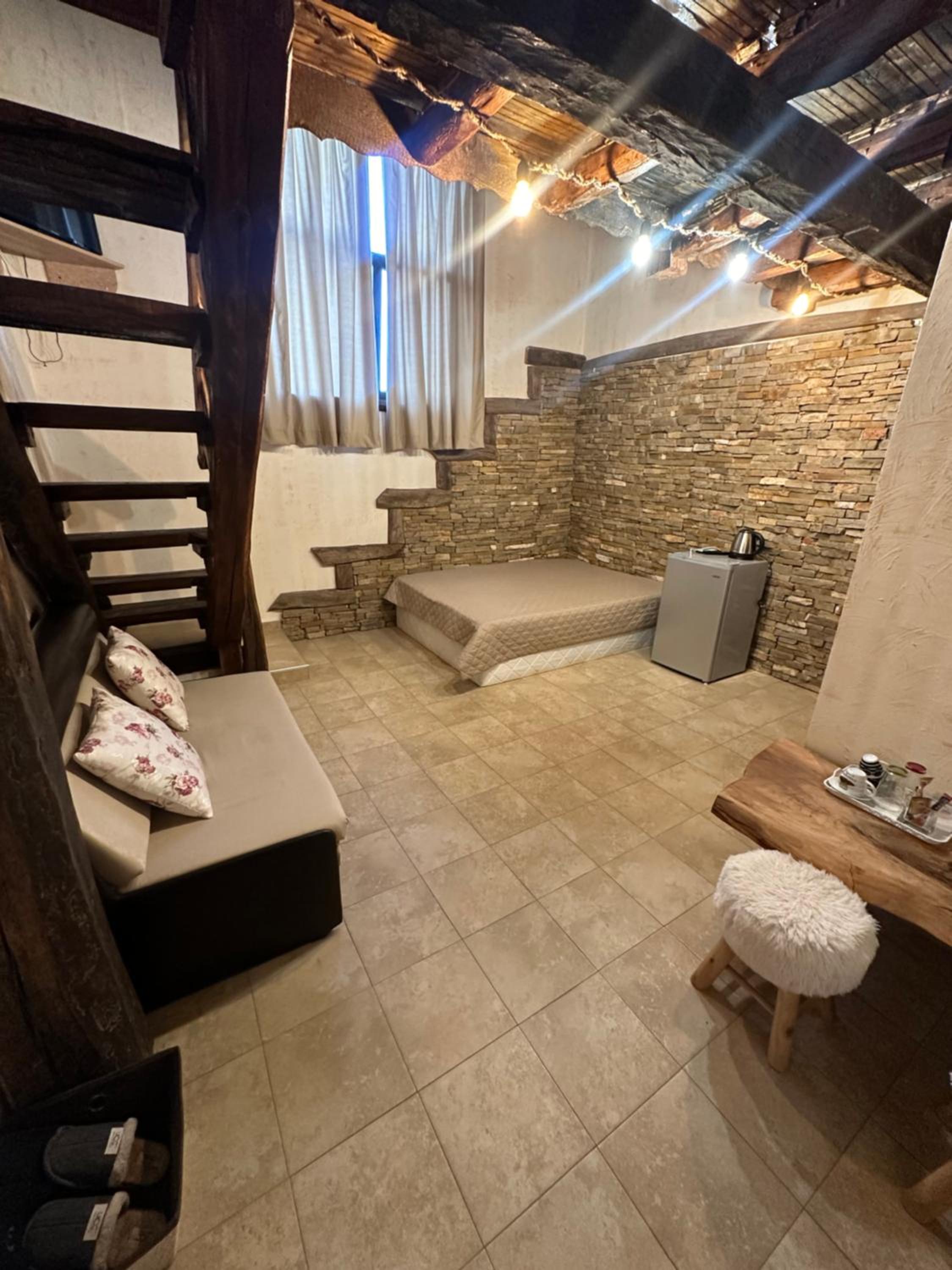 Apartment - Split Level photo 2