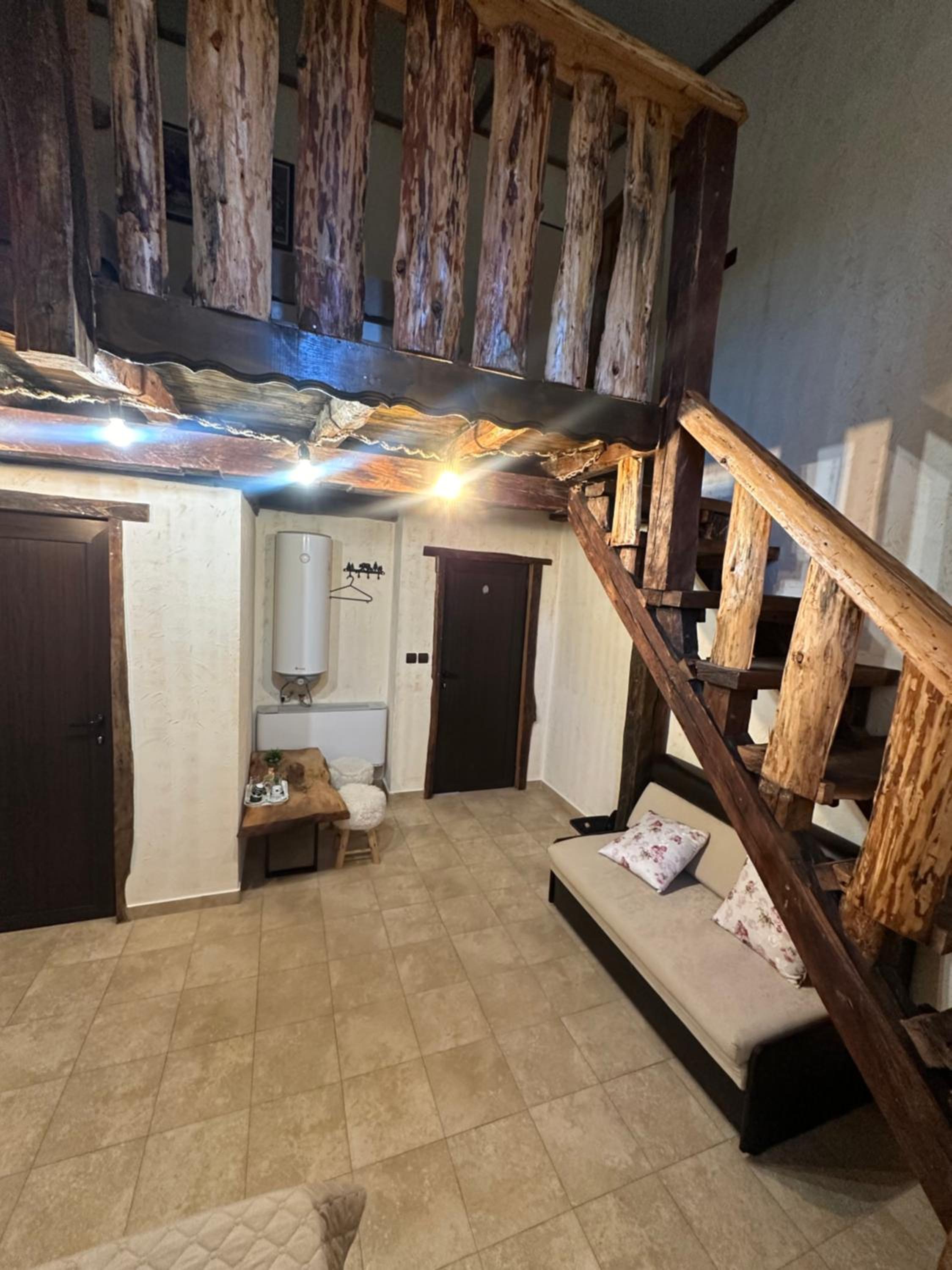 Apartment - Split Level photo 3