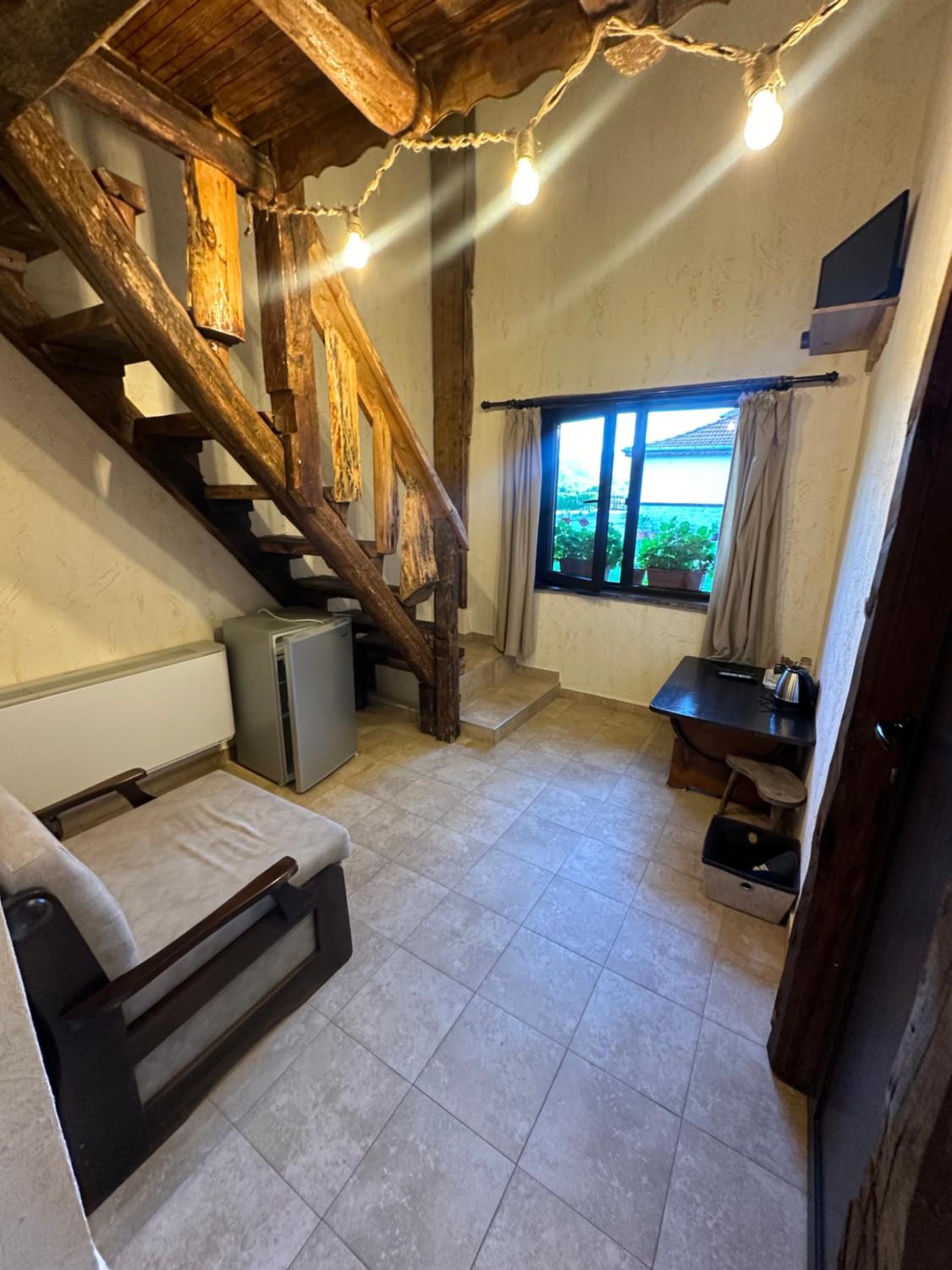 Apartment - Split Level photo 3