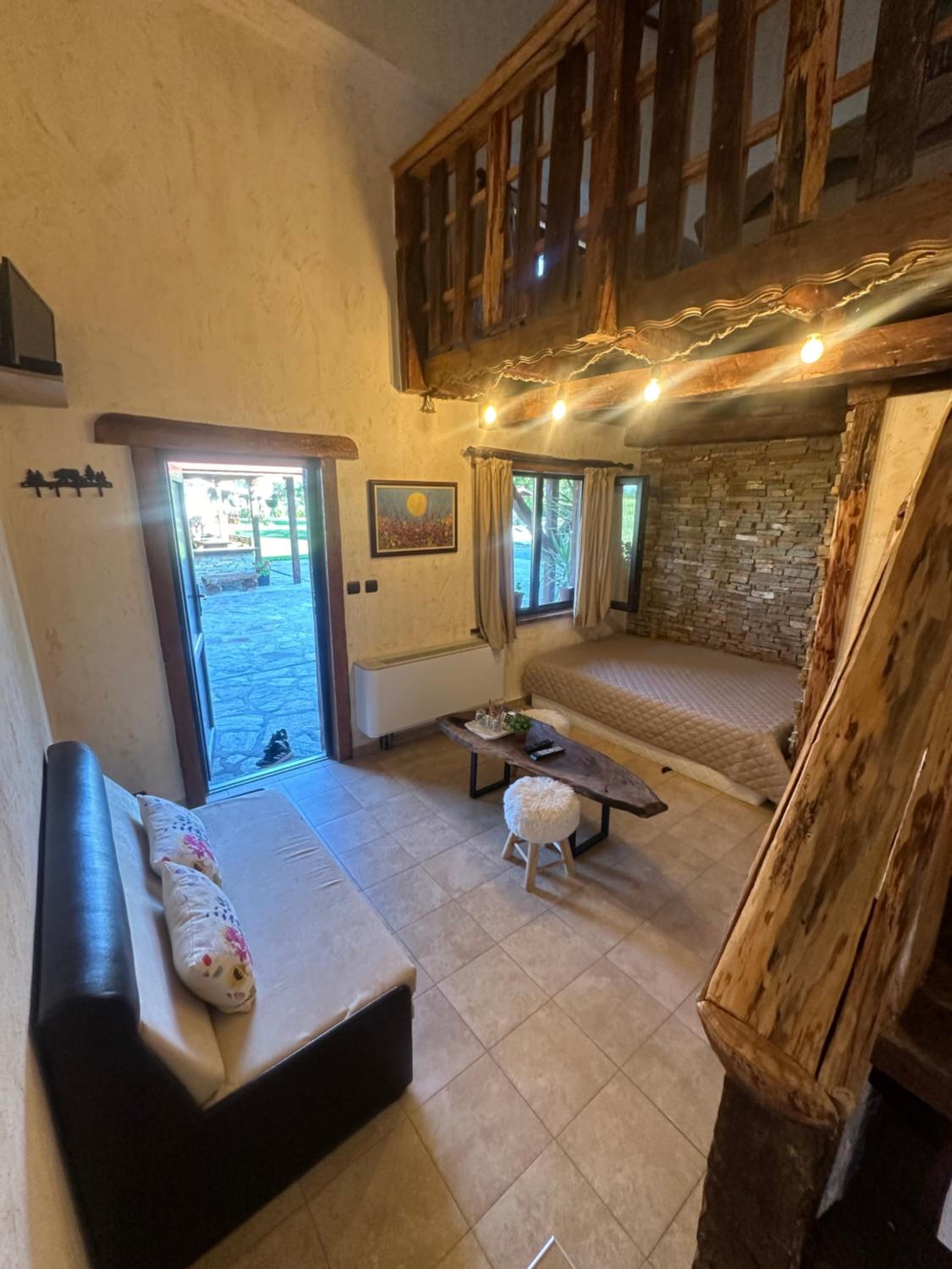 Apartment - Split Level photo 1