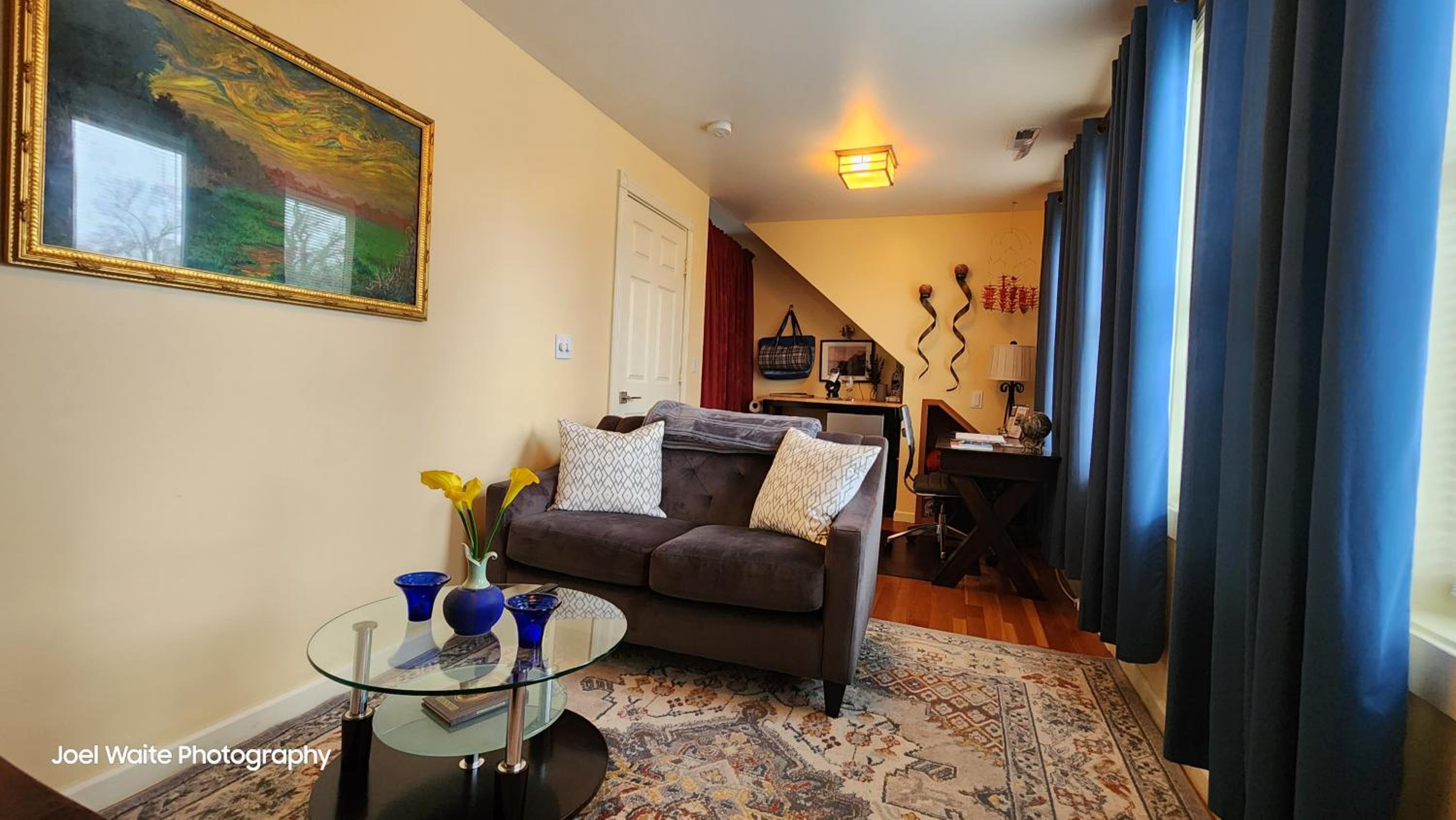 Queen Room photo 2