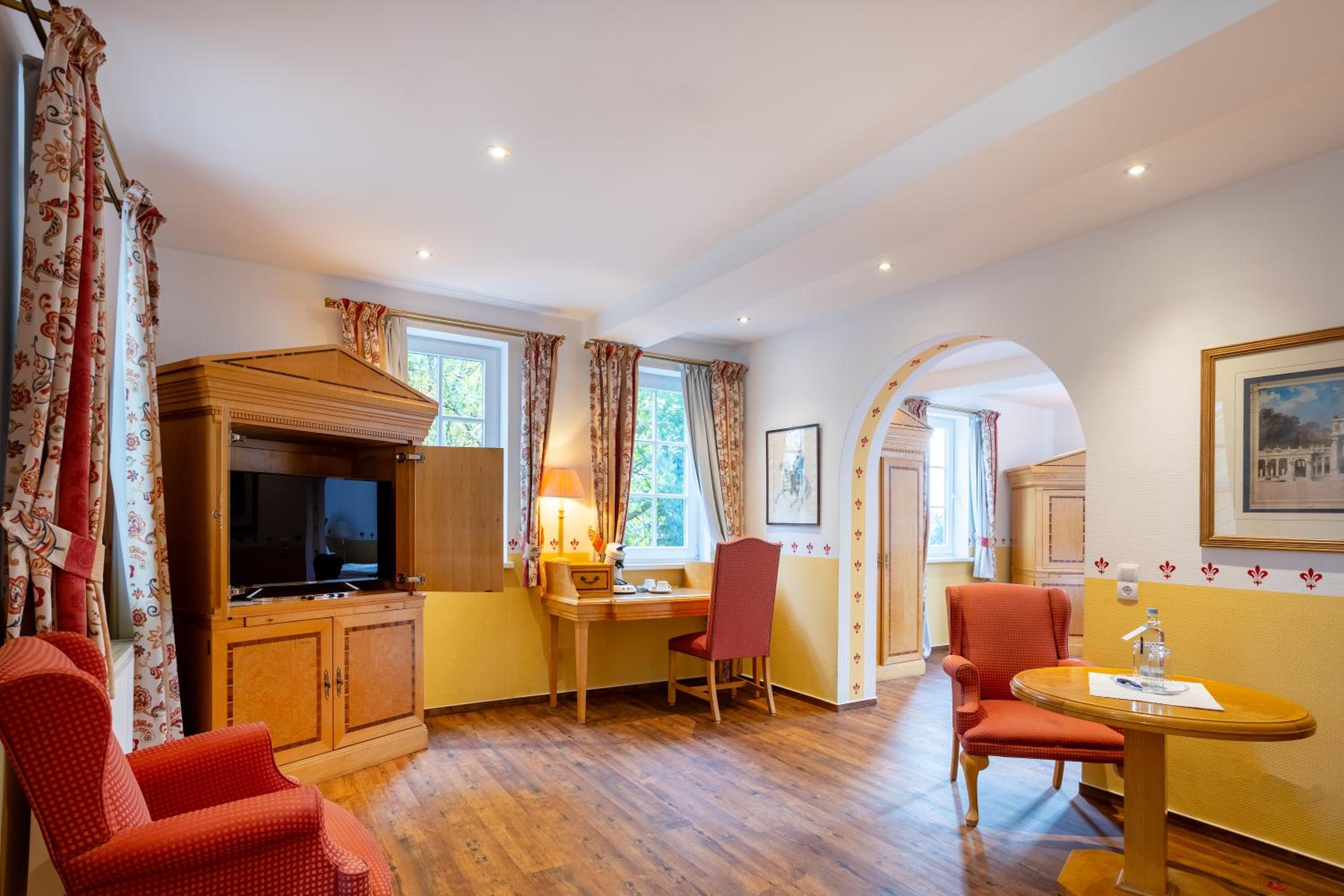 Standard Suite - Photo 3