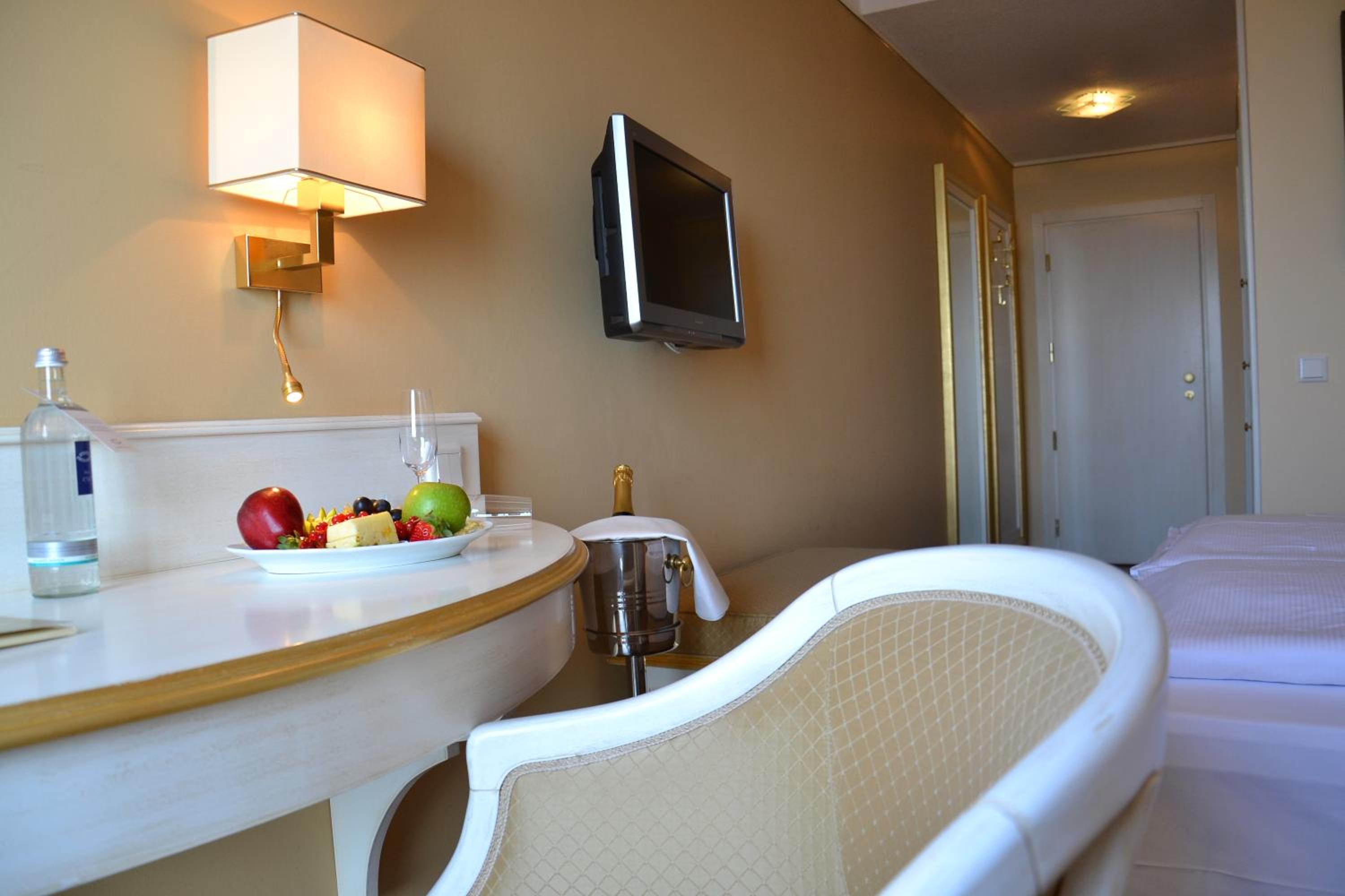 Small Double Room - Photo 5