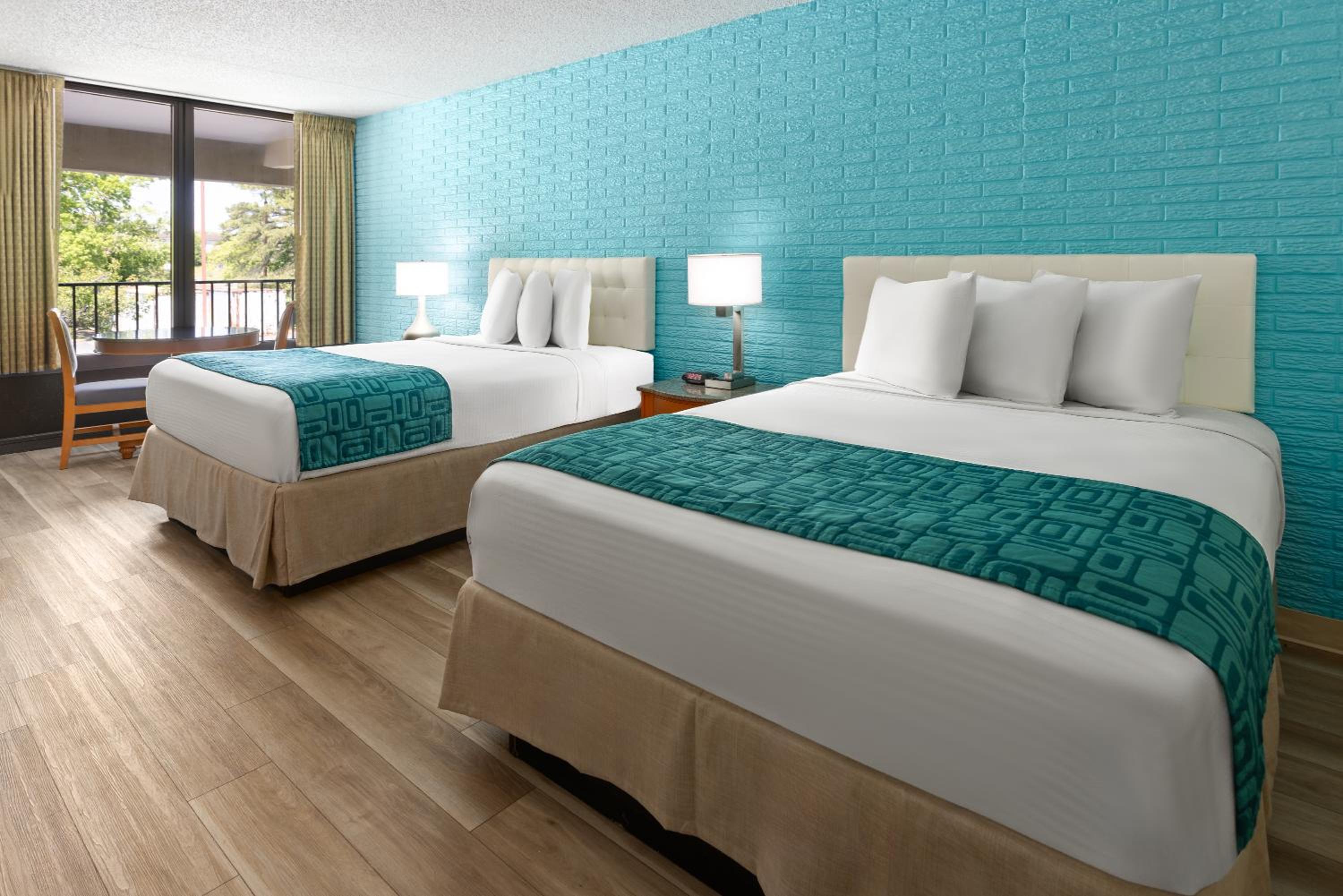 Room with Two Double Beds - Non-Smoking - Photo 3