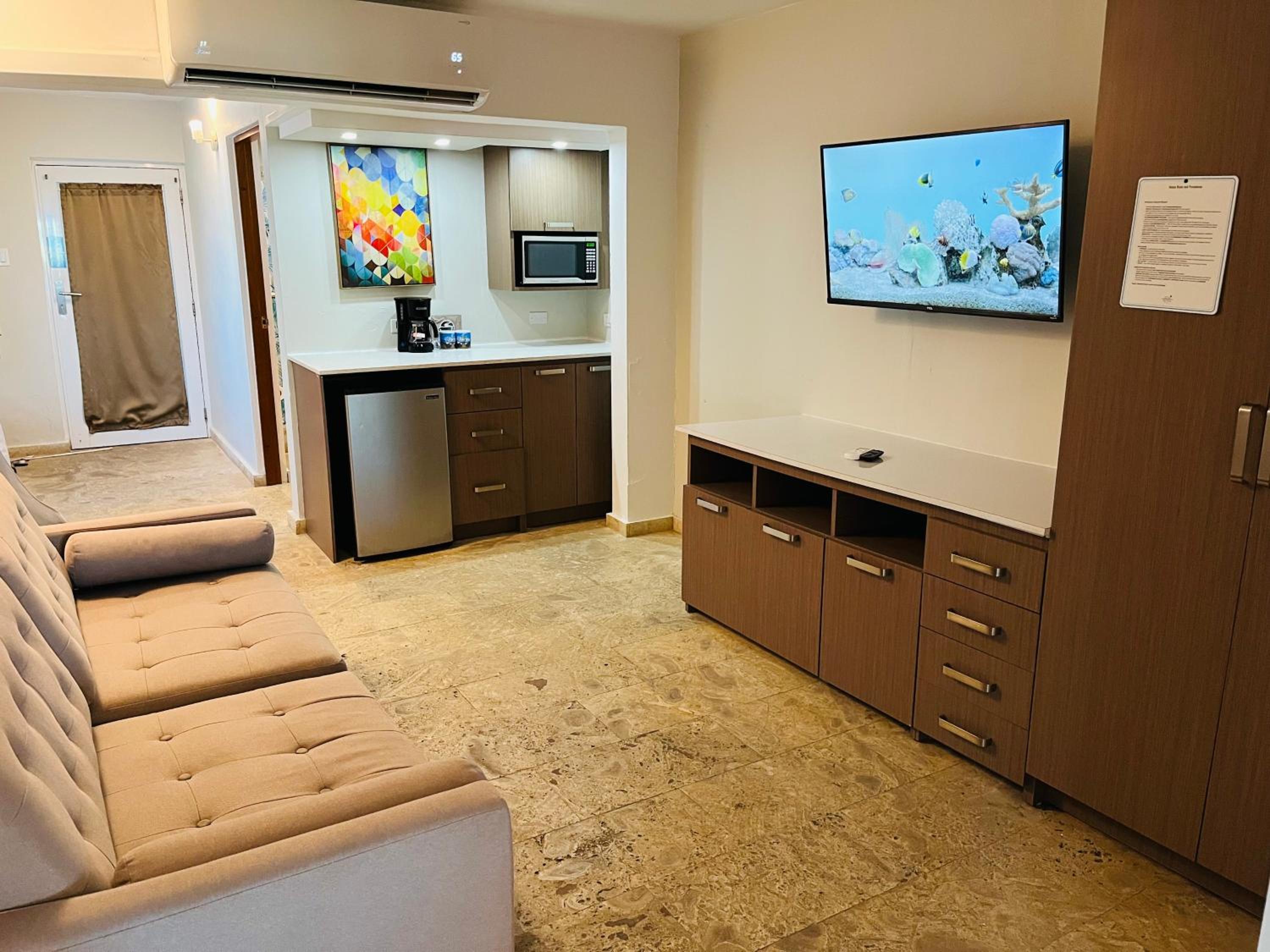 2 King Beds with Private Balcony