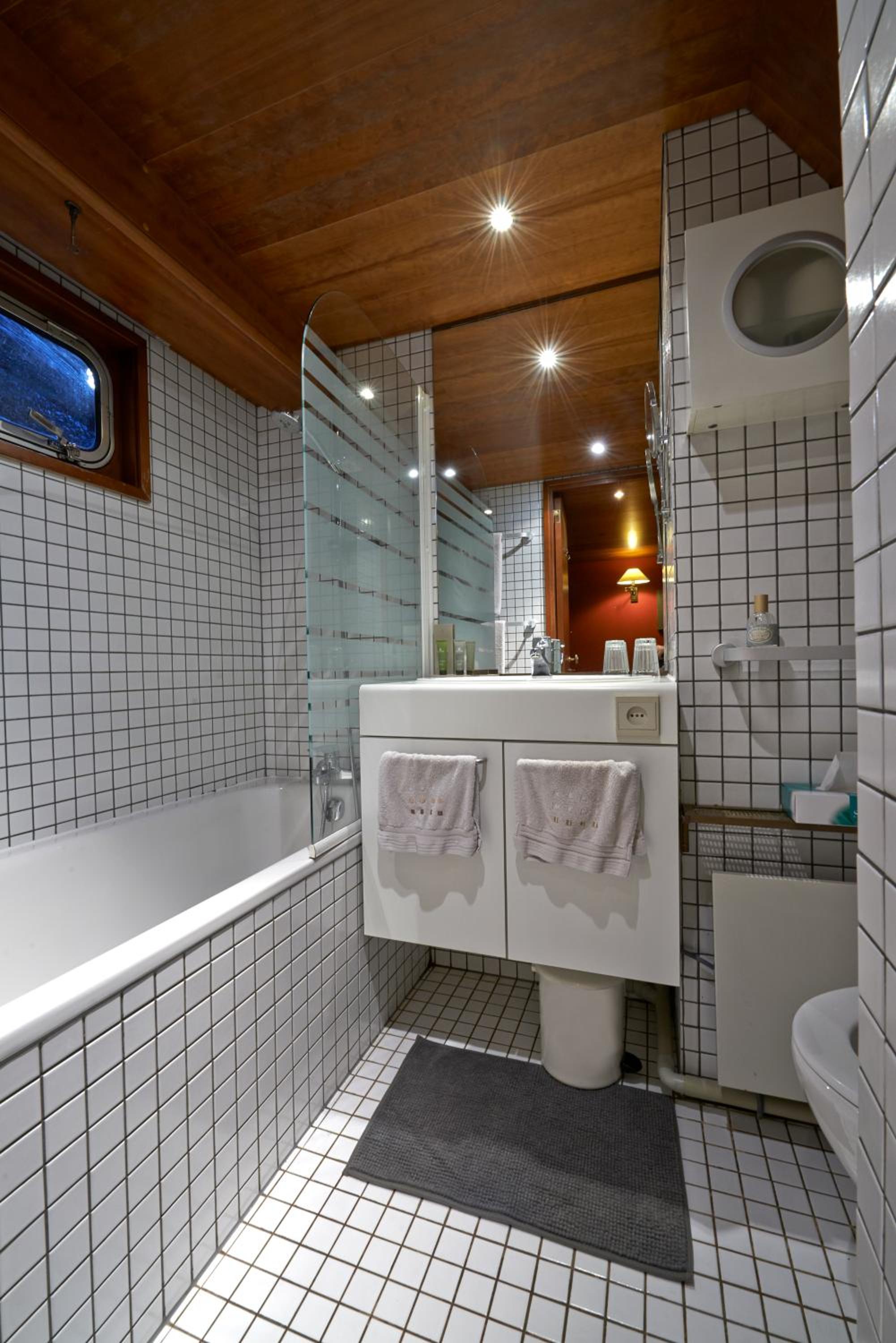 Superior Double Room with River View photo 1