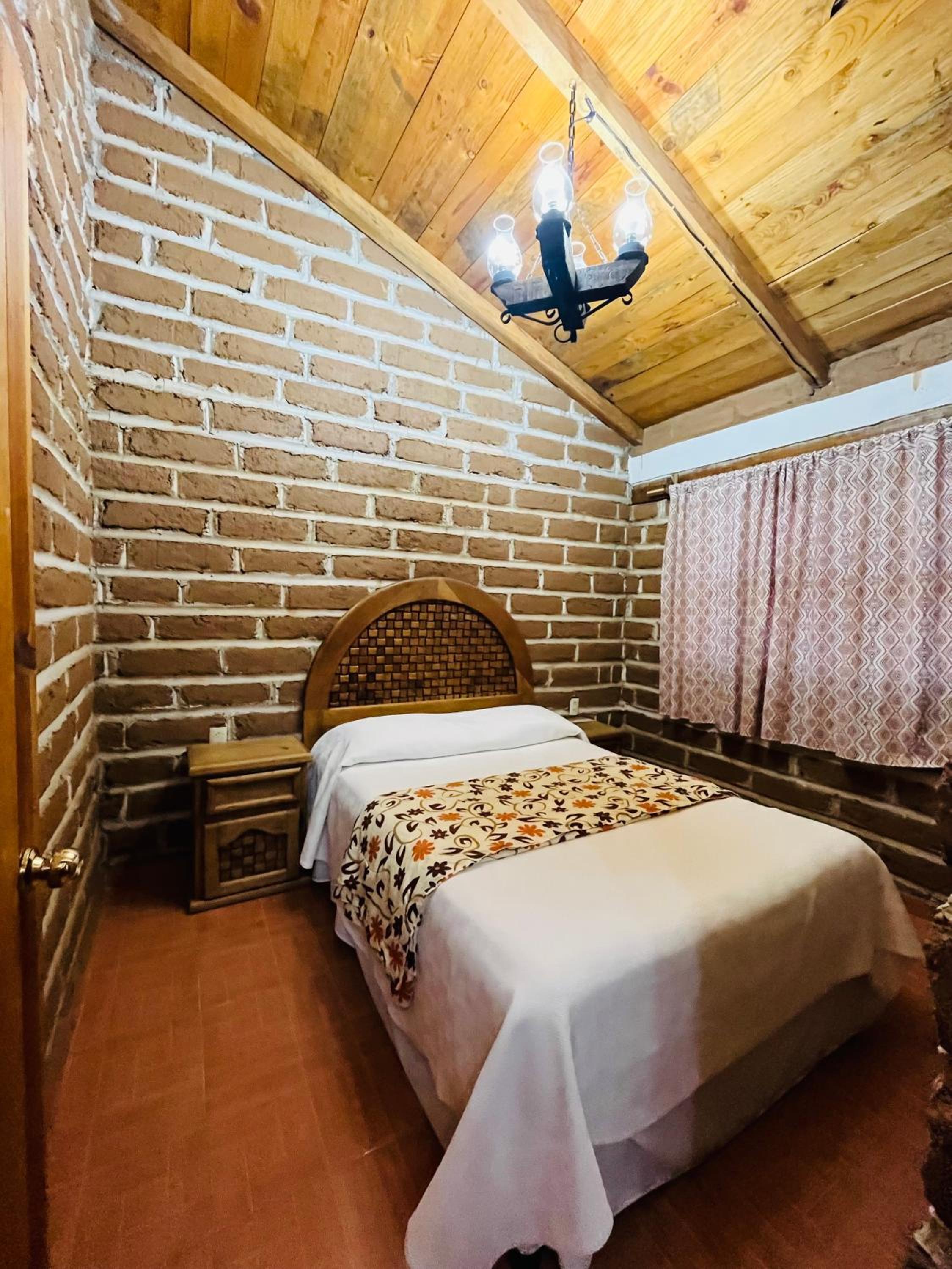Twin Room - Photo 4