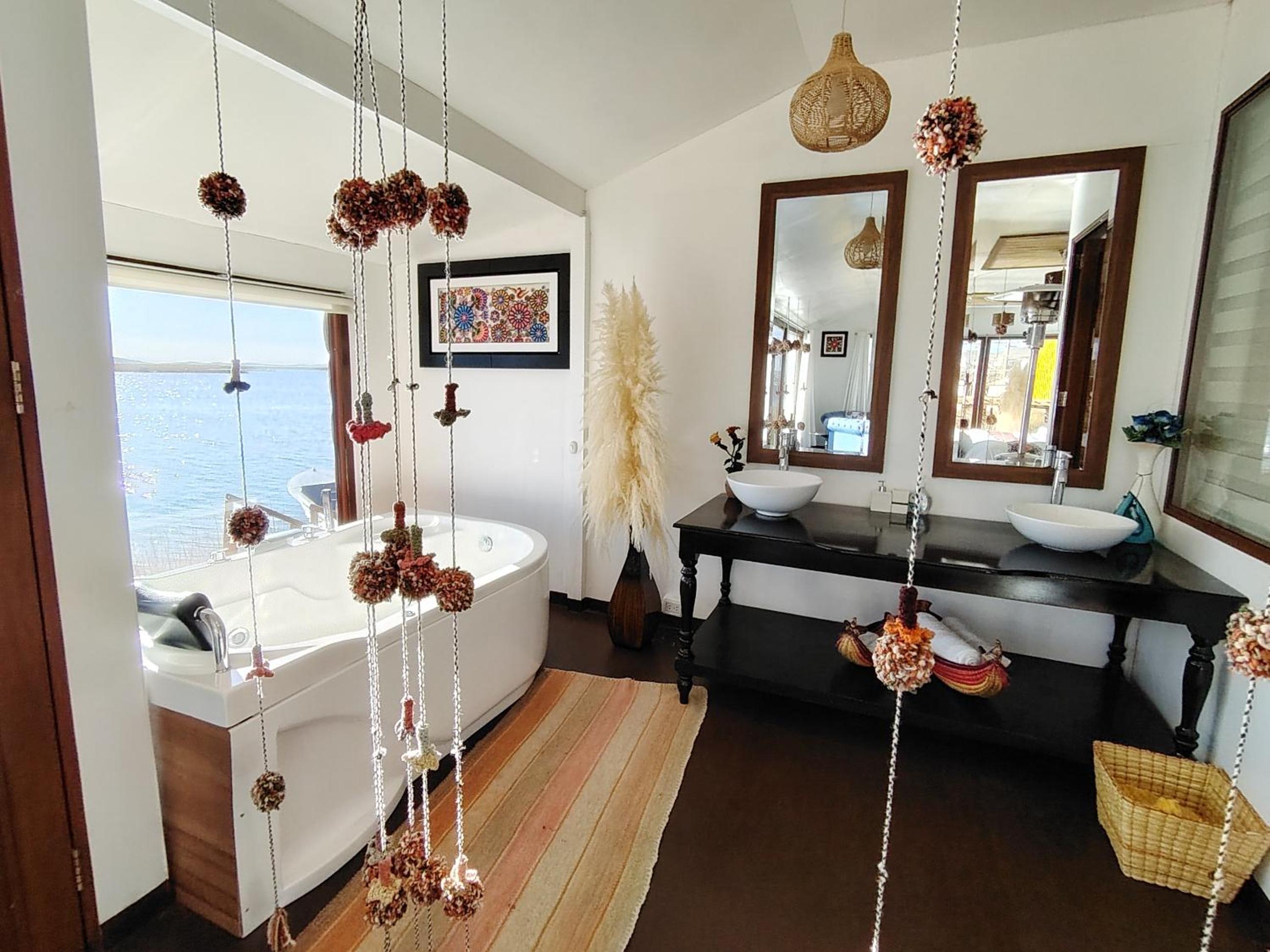 Deluxe Suite With Spa Bath photo 2