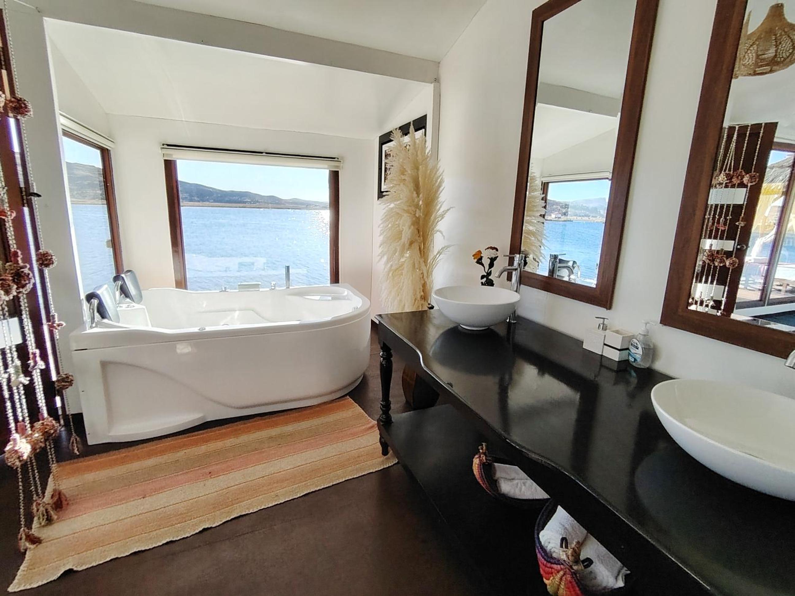 Deluxe Suite With Spa Bath