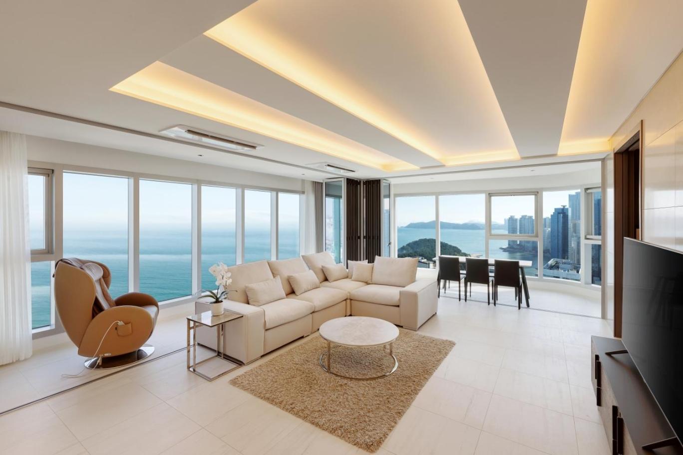 Panorama Suite Pent with Full Ocean View - Photo 1