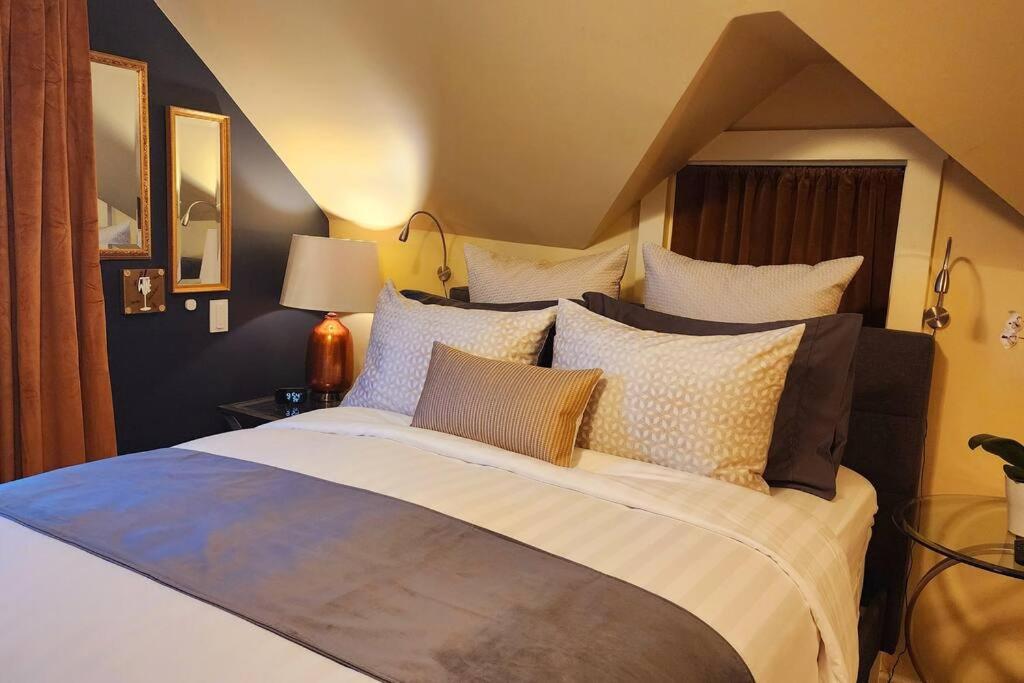 Queen Room photo 3
